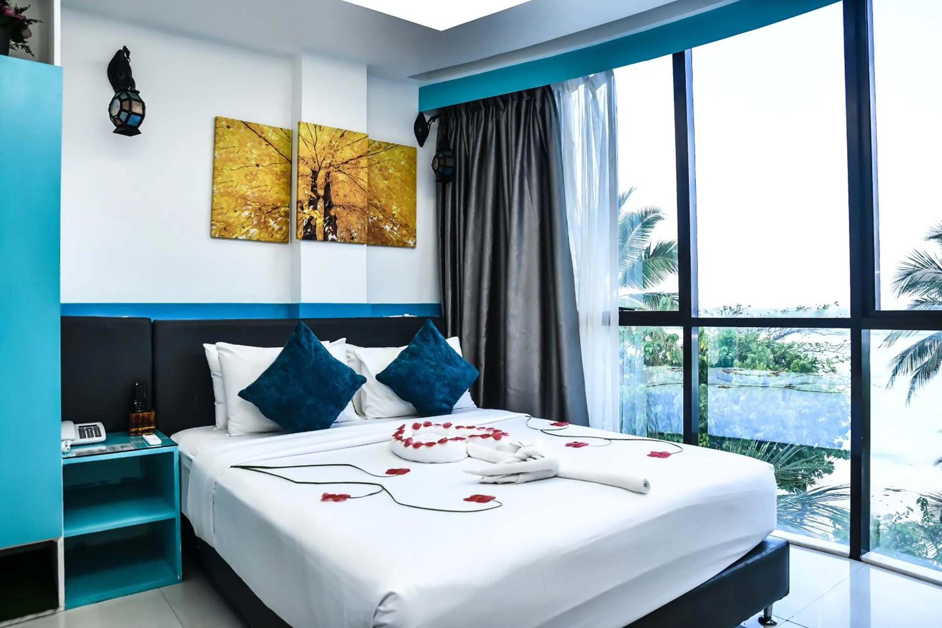 Bed in The Hive Beach