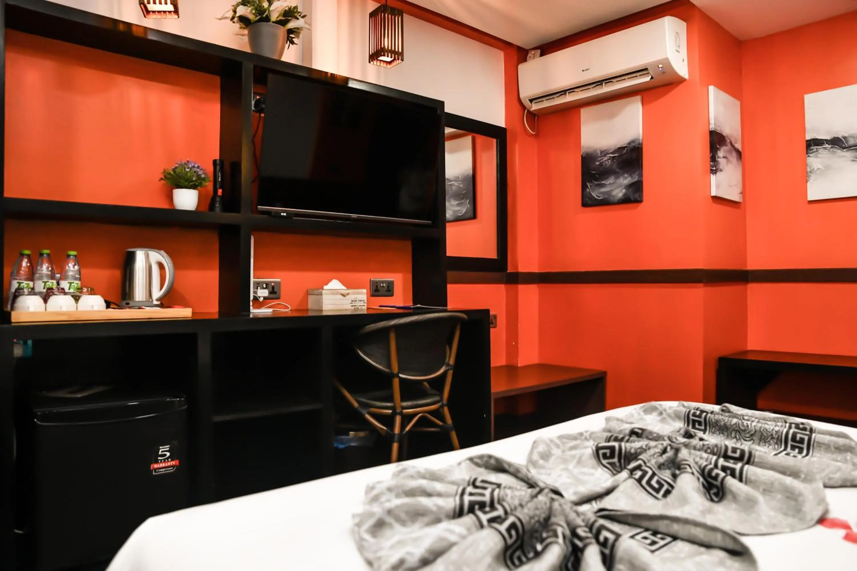 TV and multimedia in The Hive Beach