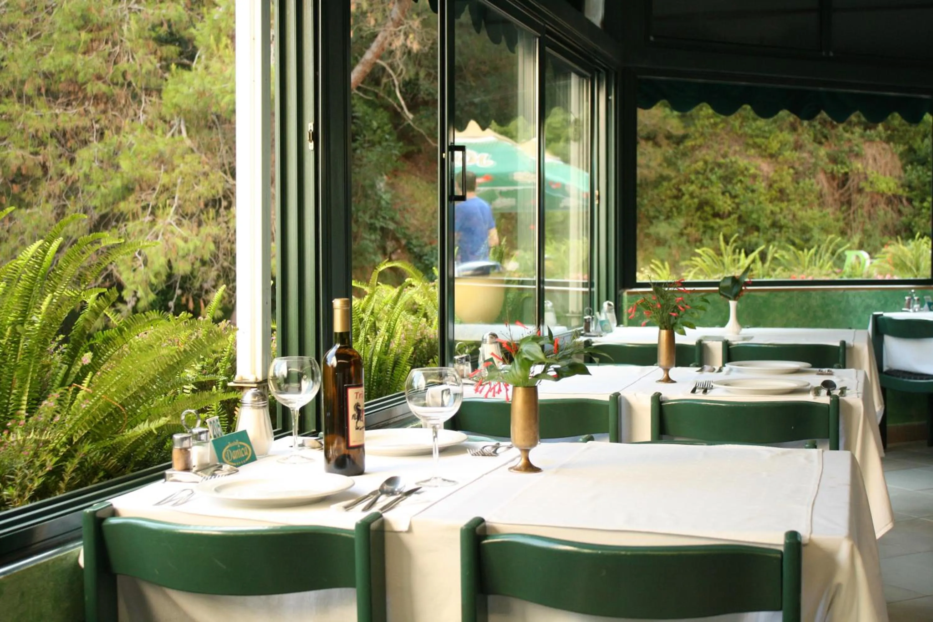 Restaurant/places to eat in Hotel Danica