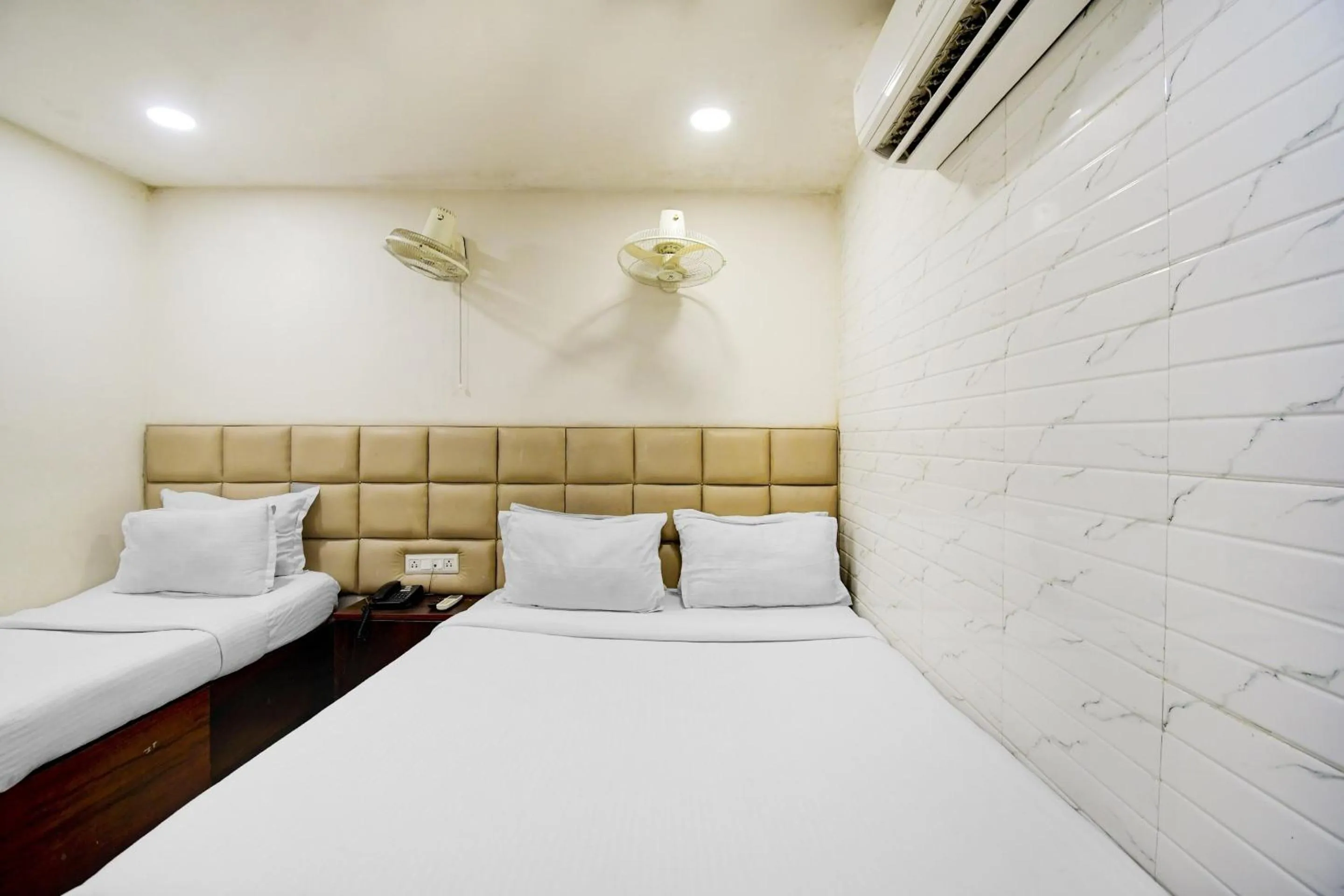 Bedroom, Bed in Hotel O Kyd Guest House