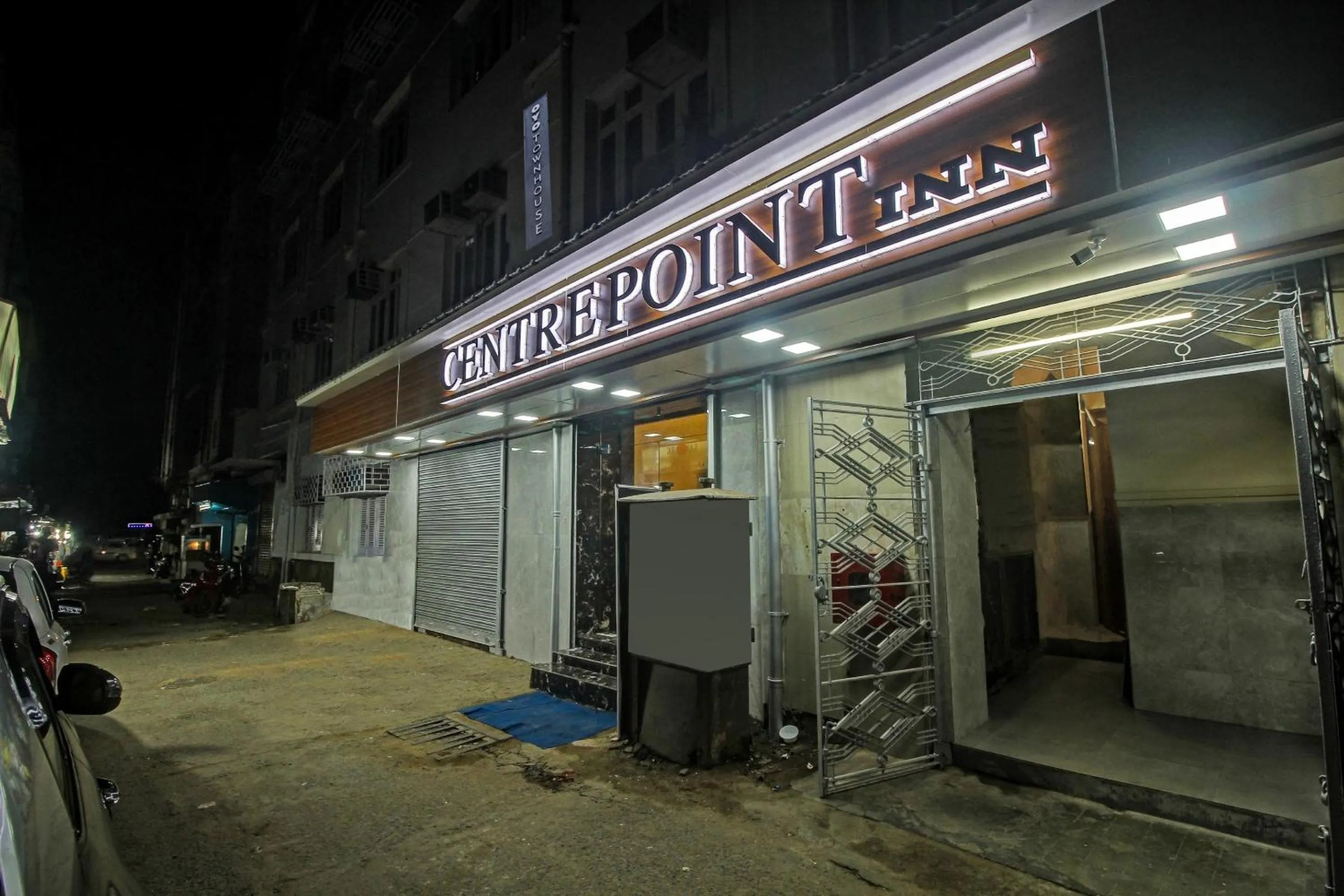 Facade/entrance in Super Townhouse Centre Point Inn Near Esplanade Metro Station
