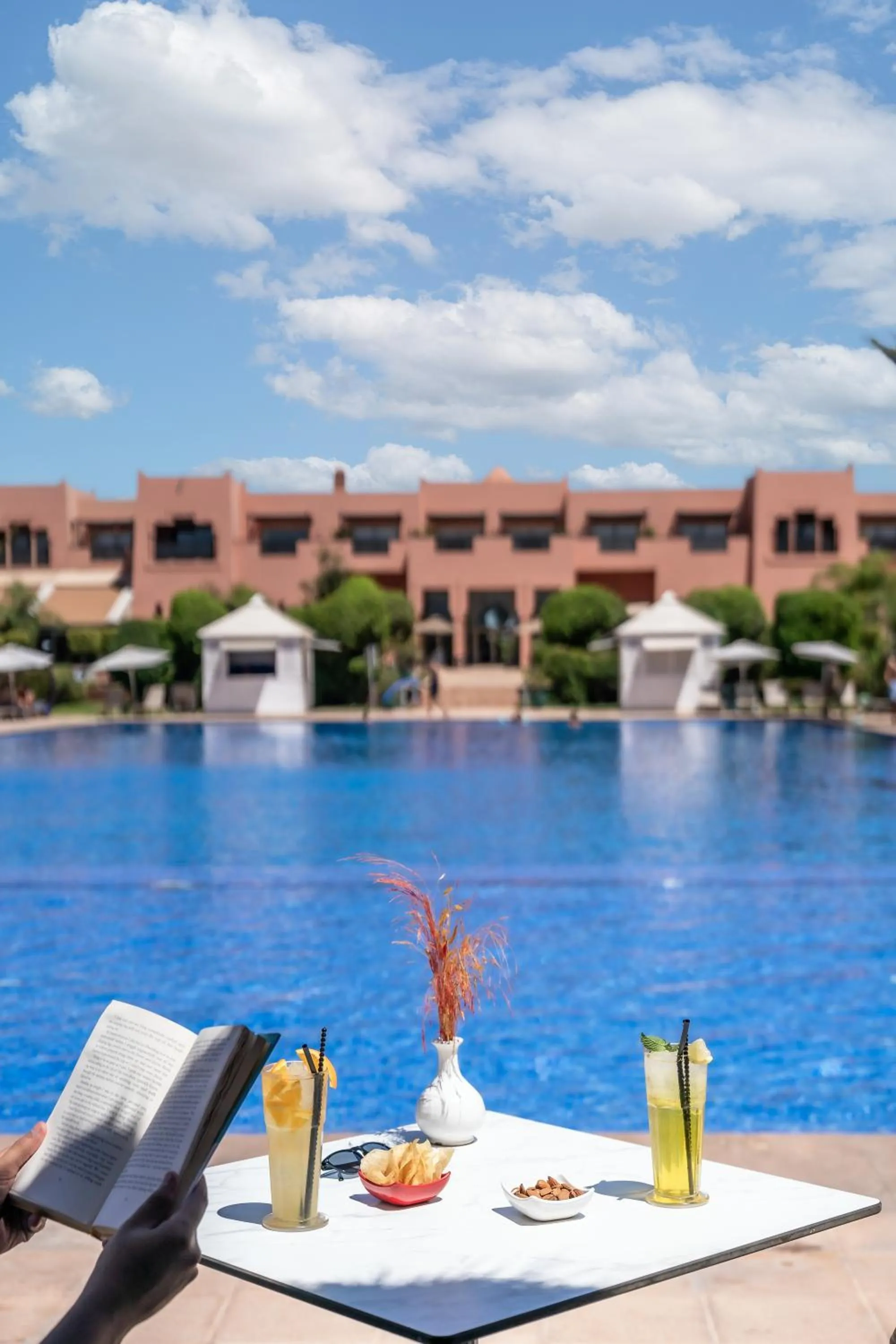 Swimming pool in Kenzi Menara Palace & Resort