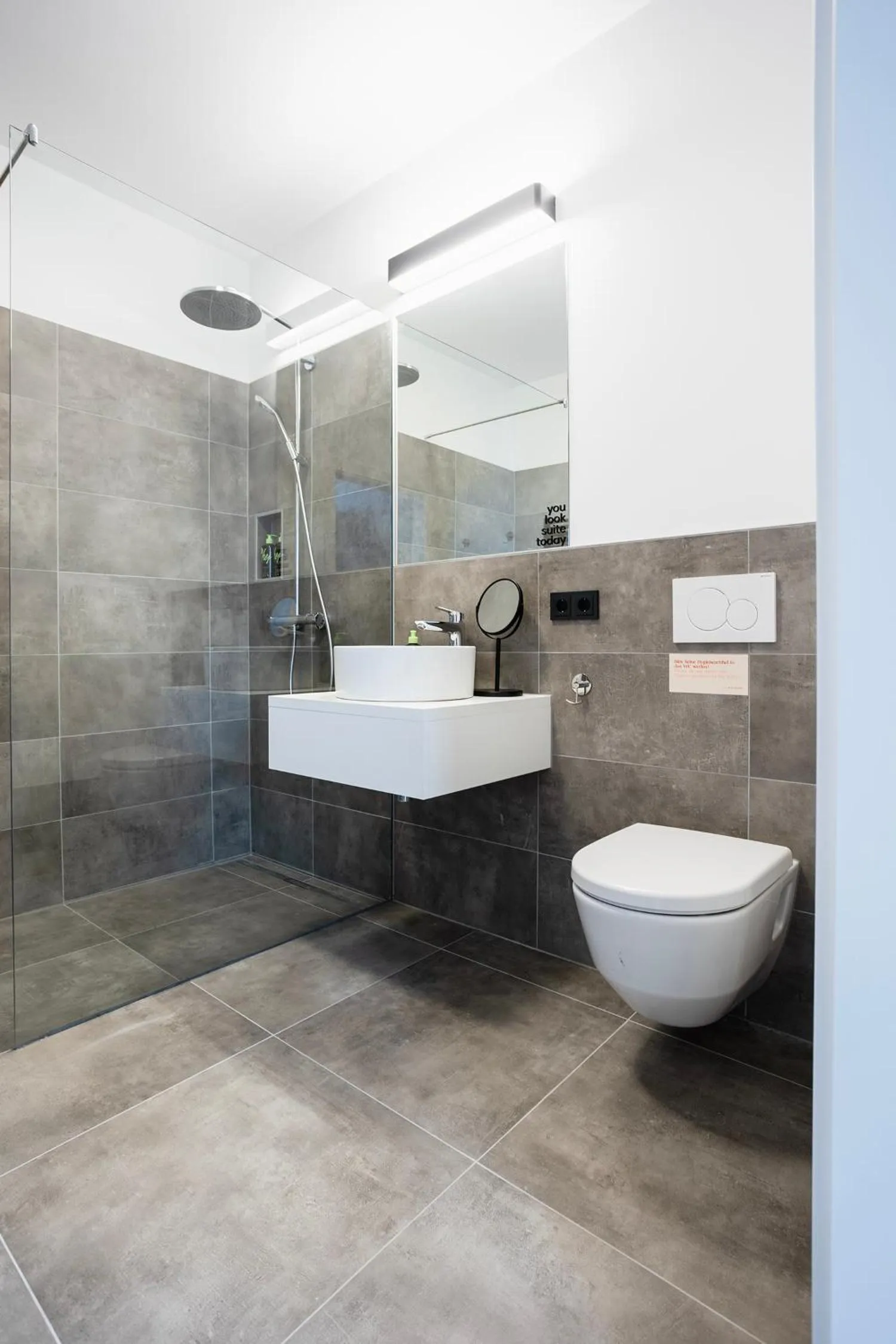 Shower in Limehome Villach Hauptplatz
