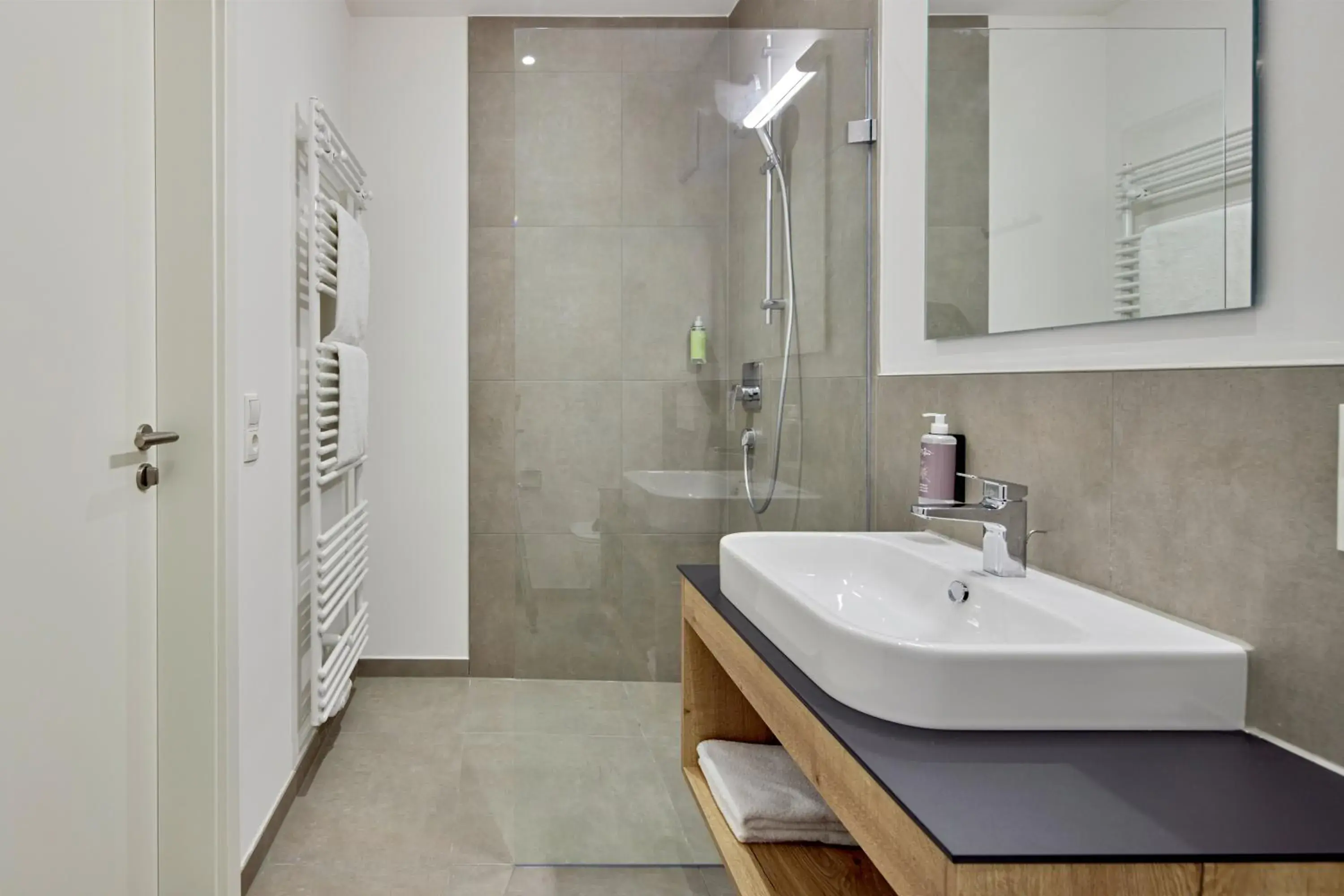 King Studio with Sofa Bed - single occupancy in BergBuddies - Übernachtung inklusive kostenlosen Bergbahntickets und vielem mehr King Studio with Sofa Bed - single occupancy in BergBuddies - Übernachtung inklusive kostenlosen Bergbahntickets und vielem mehr