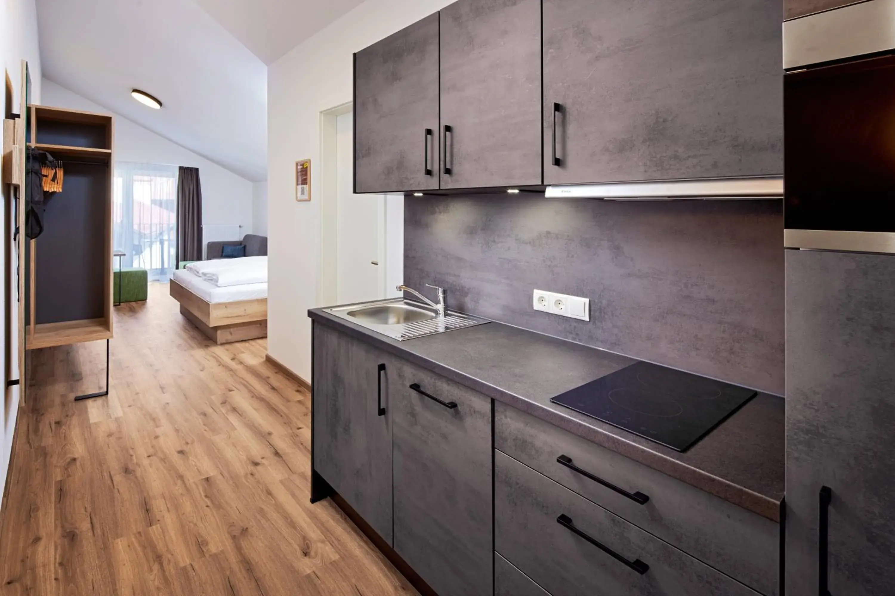 Deluxe Triple Room - single occupancy in BergBuddies - Übernachtung inklusive kostenlosen Bergbahntickets und vielem mehr Deluxe Triple Room - single occupancy in BergBuddies - Übernachtung inklusive kostenlosen Bergbahntickets und vielem mehr