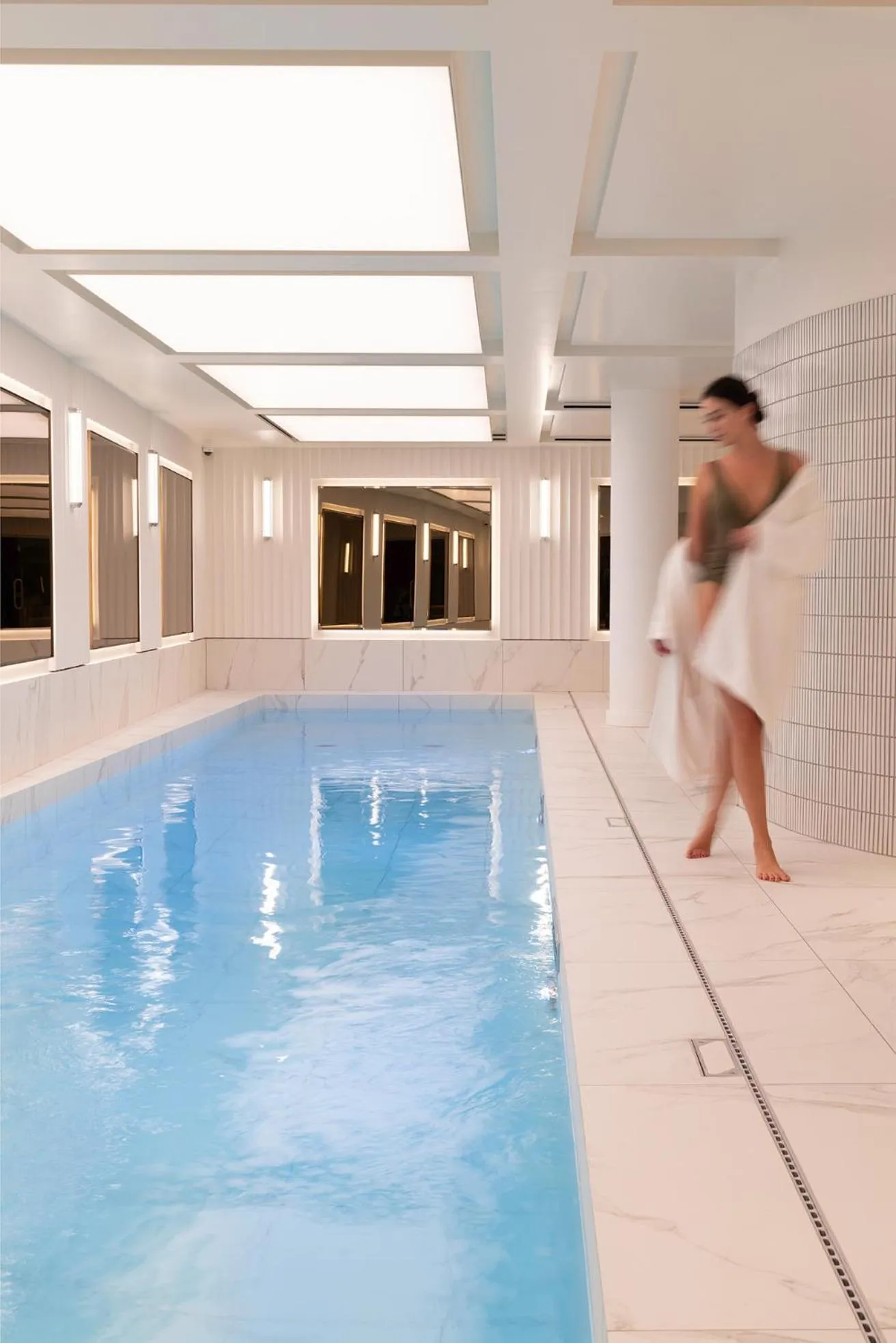 Swimming pool in Villa-des-Prés