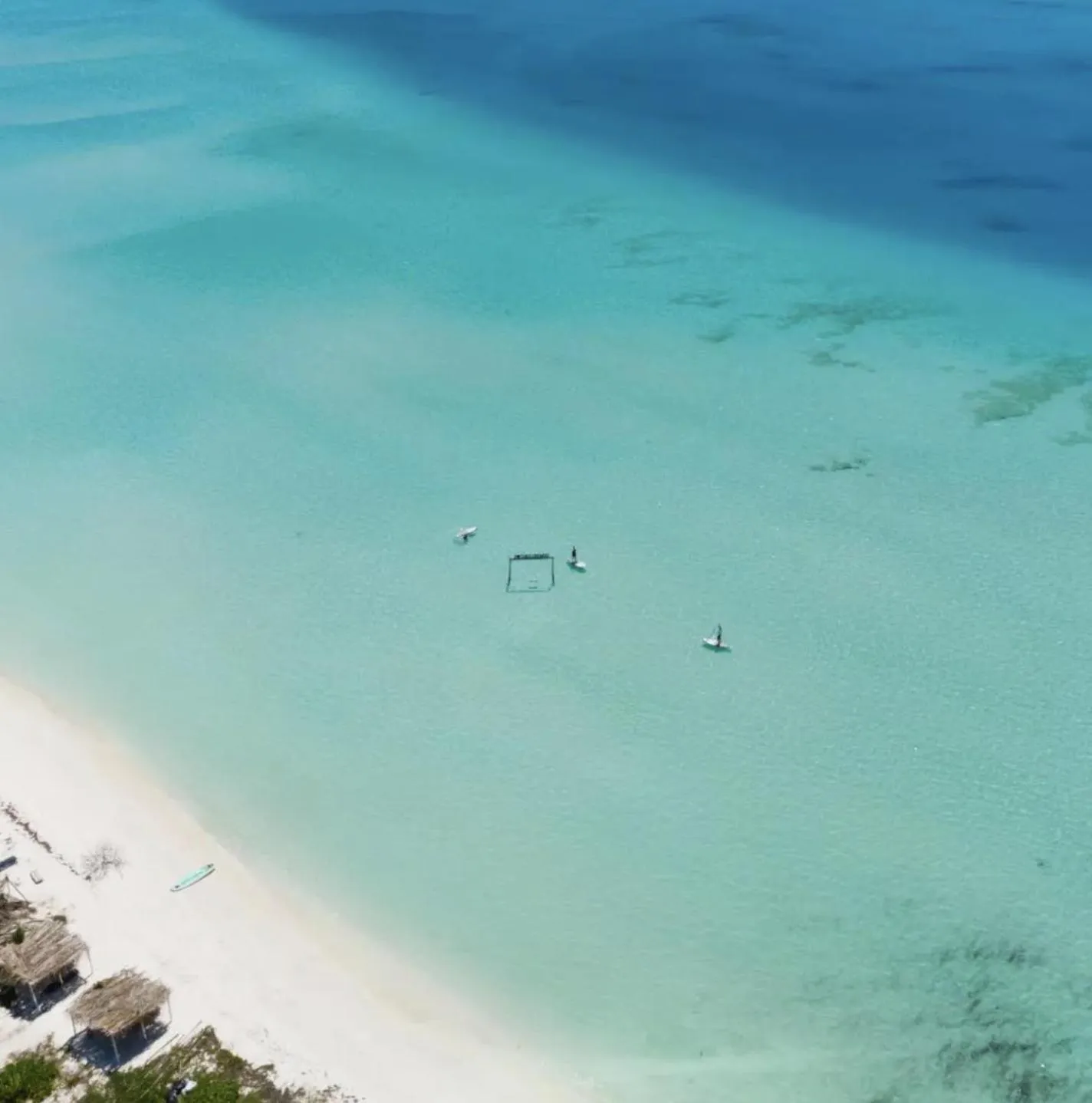 Beach in Si! Coral Inn