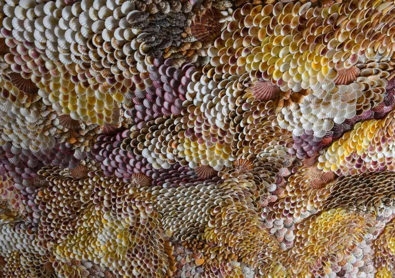 Decorative detail in Hotel Palazzo Durazzo Suites