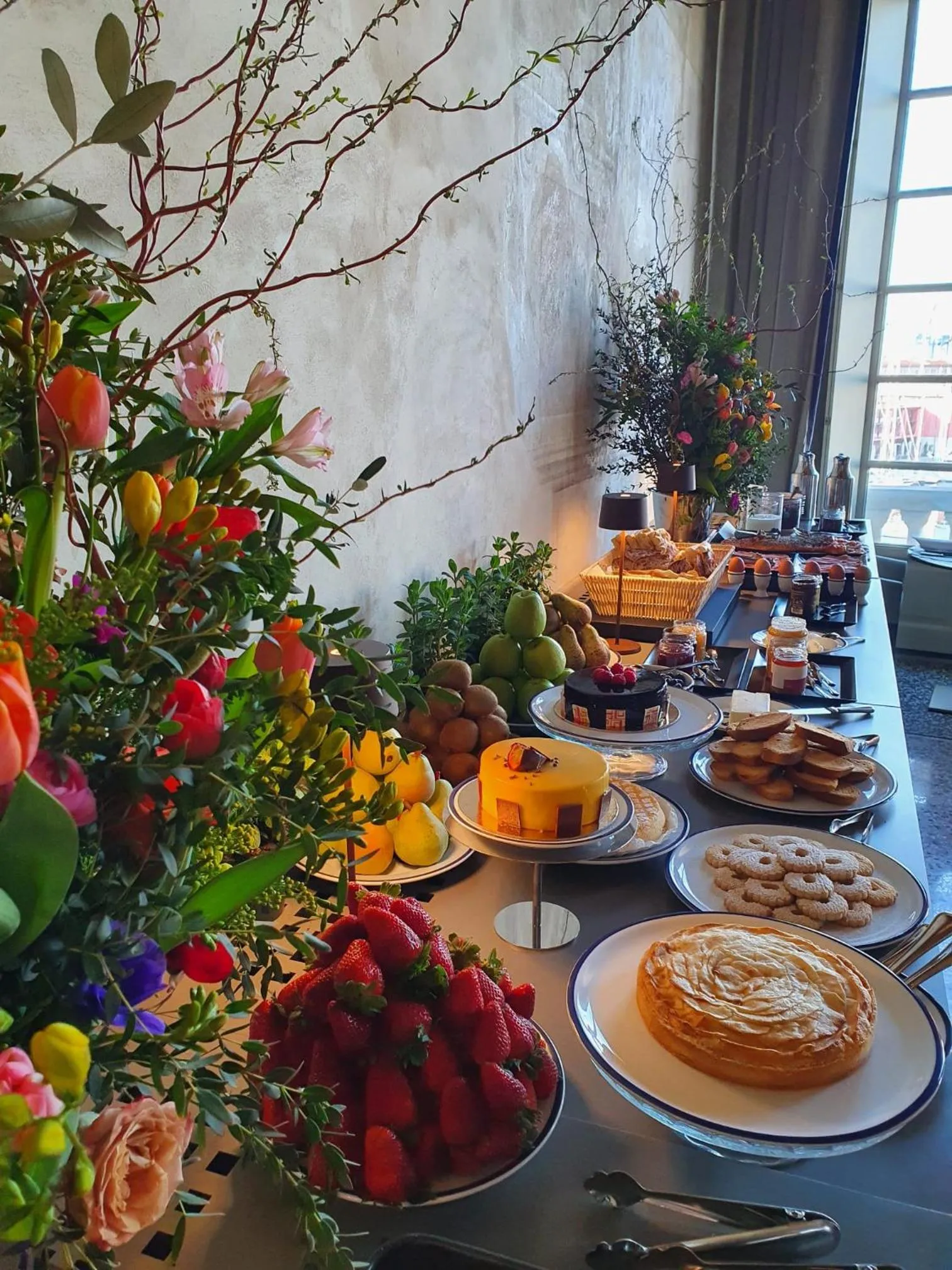 Restaurant/places to eat in Hotel Palazzo Durazzo Suites