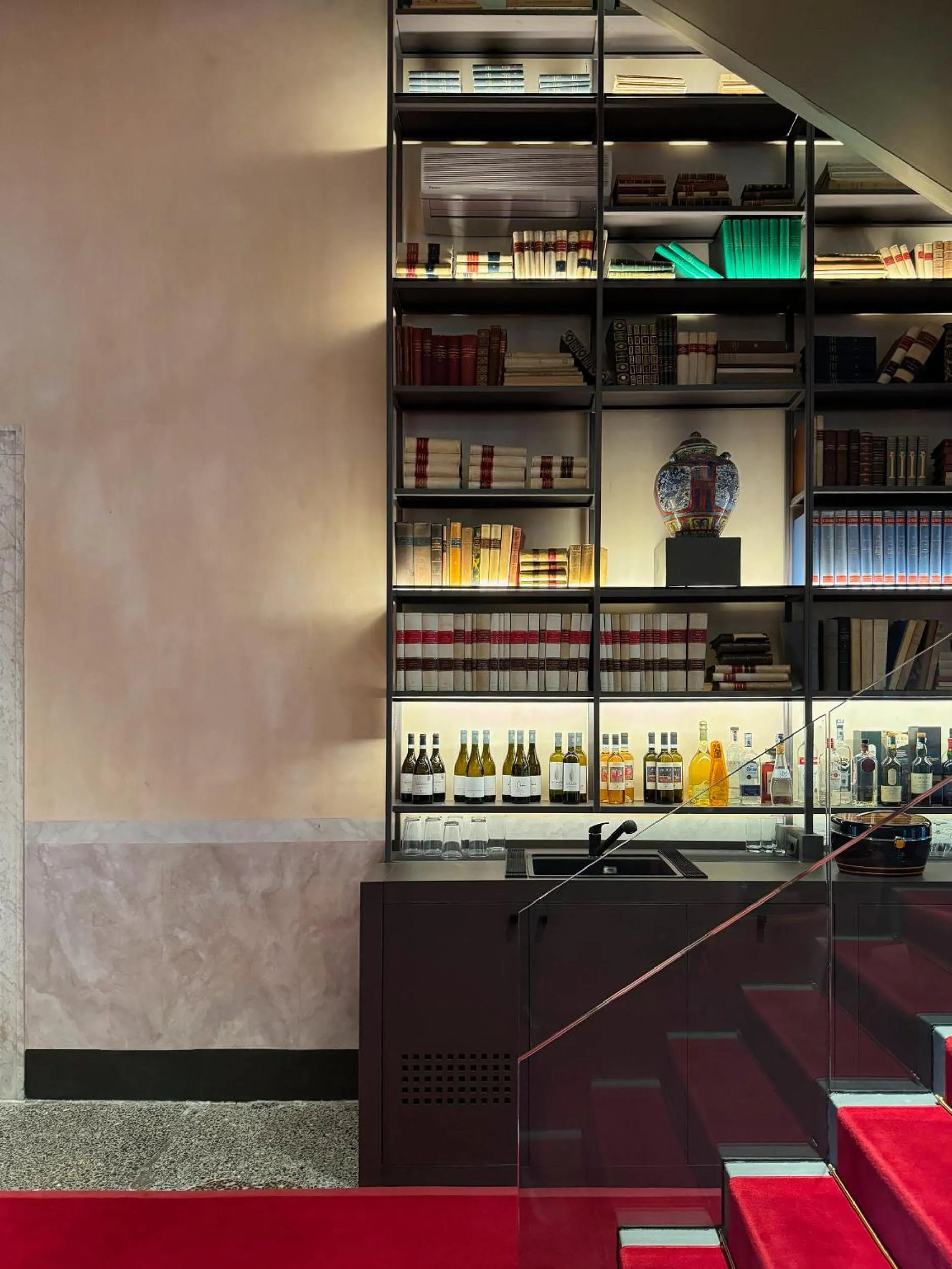 Lounge or bar in Hotel Palazzo Durazzo Suites