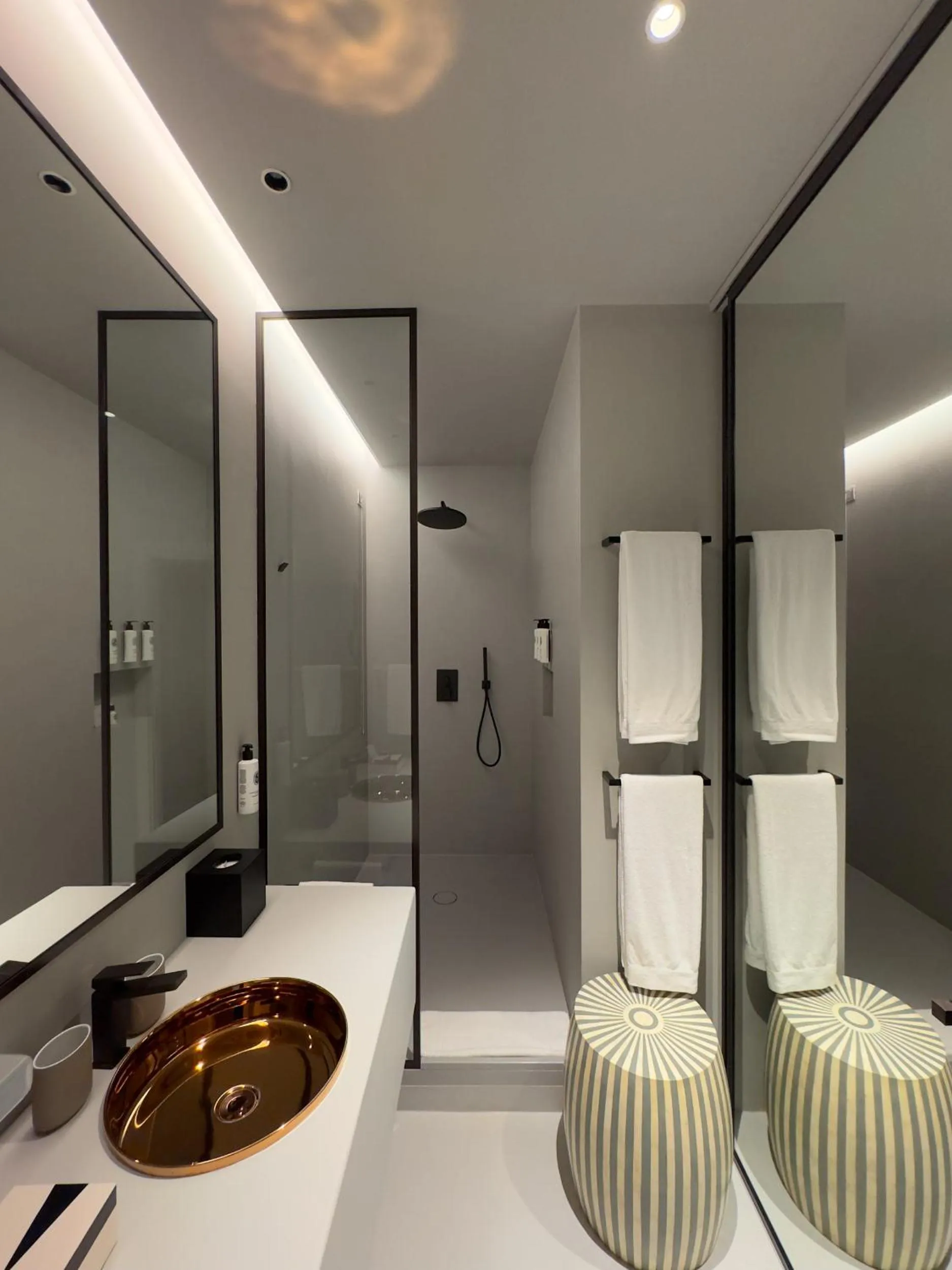 Bathroom in Hotel Palazzo Durazzo Suites