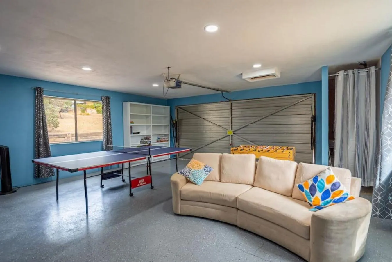 Game Room in Cherry Cottage 15 min from Yosemite South Entrance