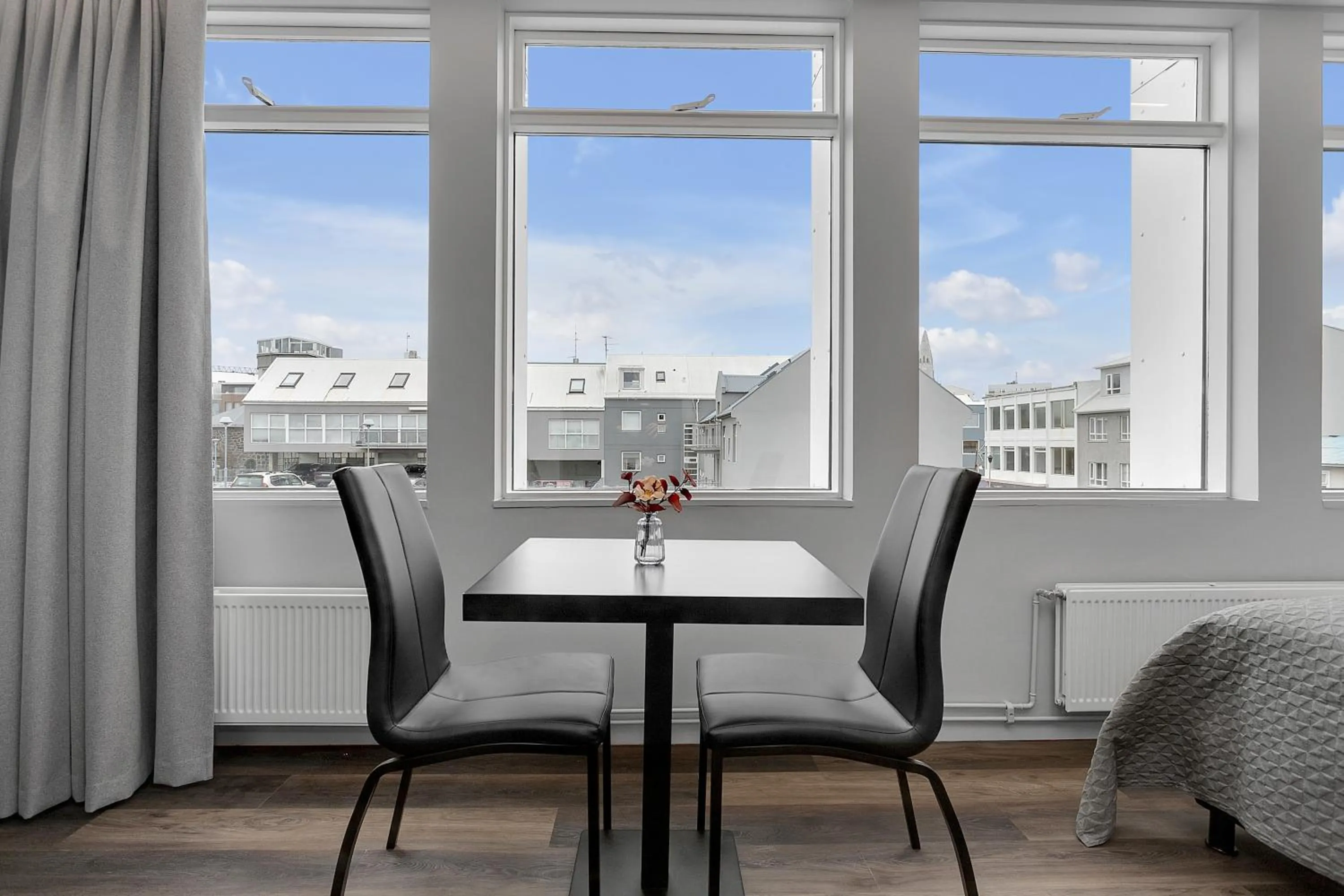 Dining area in ALVA Apartments