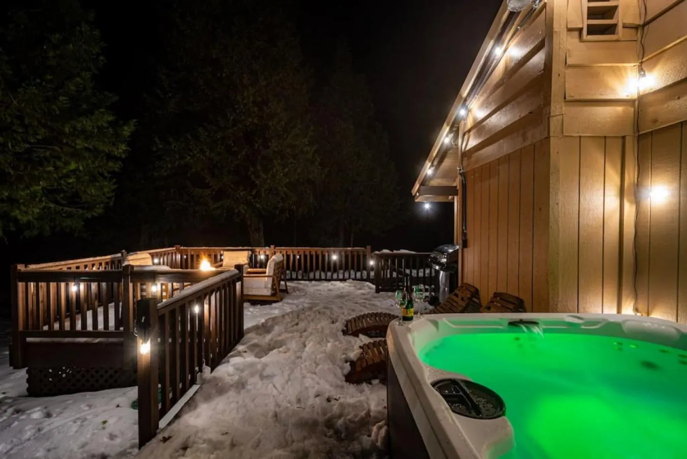 Patio in Sugarpine Trailhead Lodge at Lewis Creek Upper Trailhead just 7 miles from Yosemite