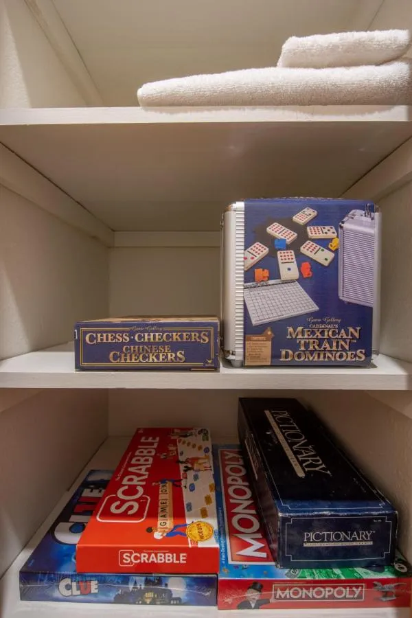 Sugarpine Trailhead Lodge at Lewis Creek Upper Trailhead just 7 miles from Yosemite