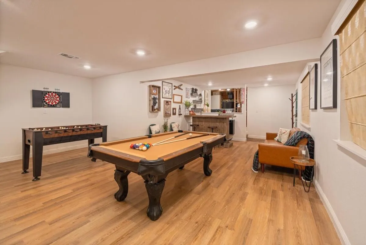 Sugarpine Trailhead Lodge at Lewis Creek Upper Trailhead just 7 miles from Yosemite