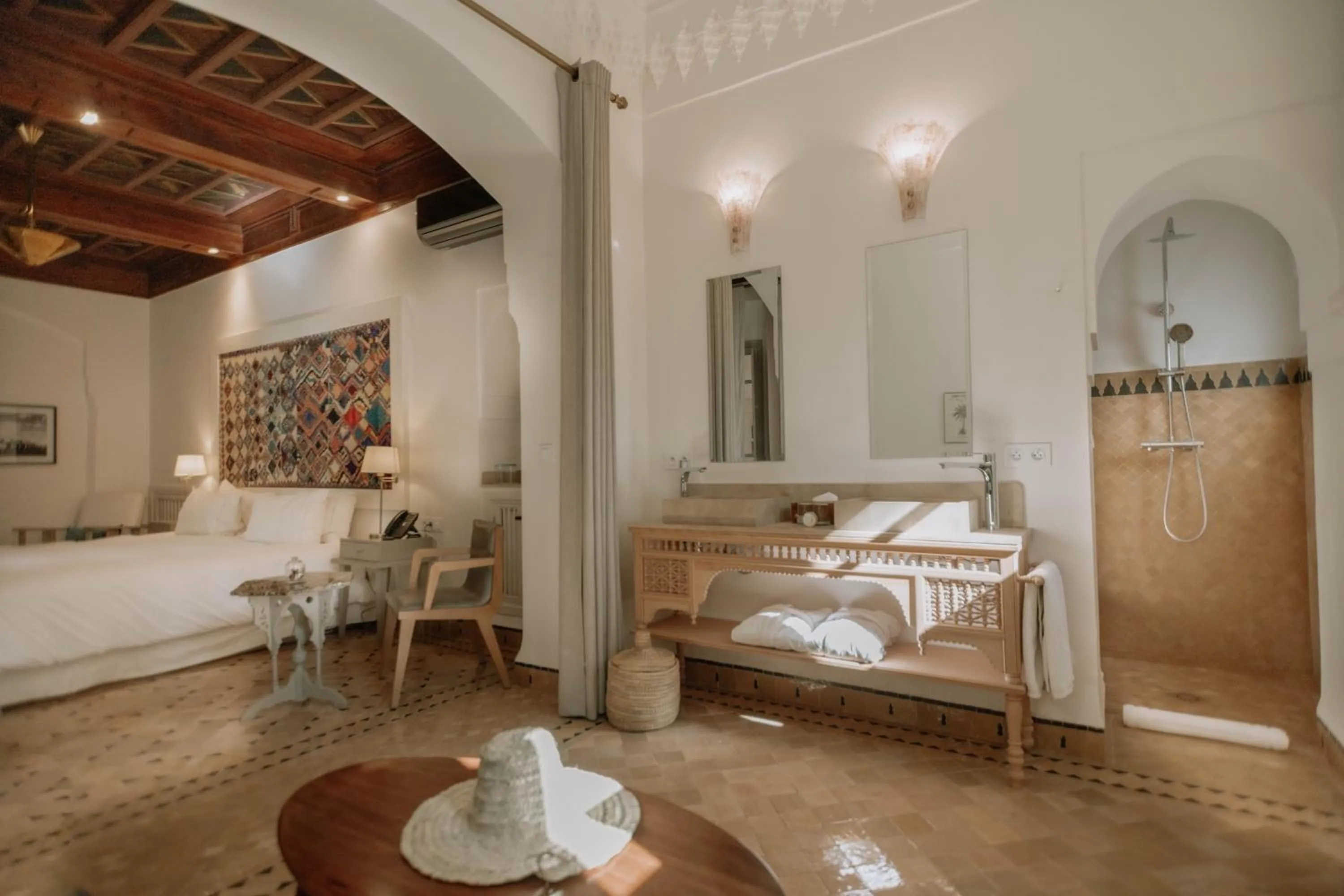 Bed in Les Deux Tours