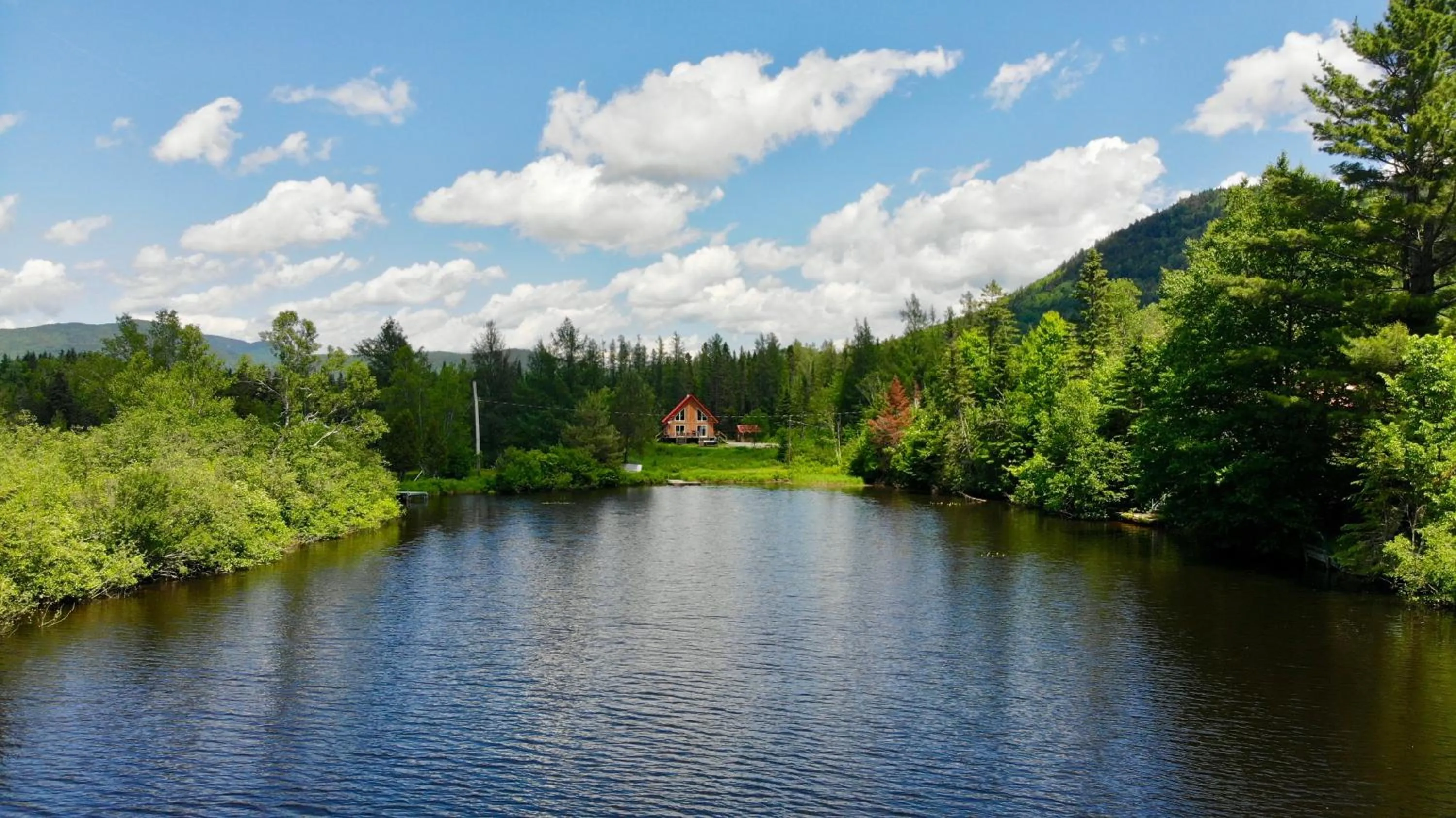 Lake view in Les Chalets Tourisma - Chalet avec spa et foyer - Du Cap