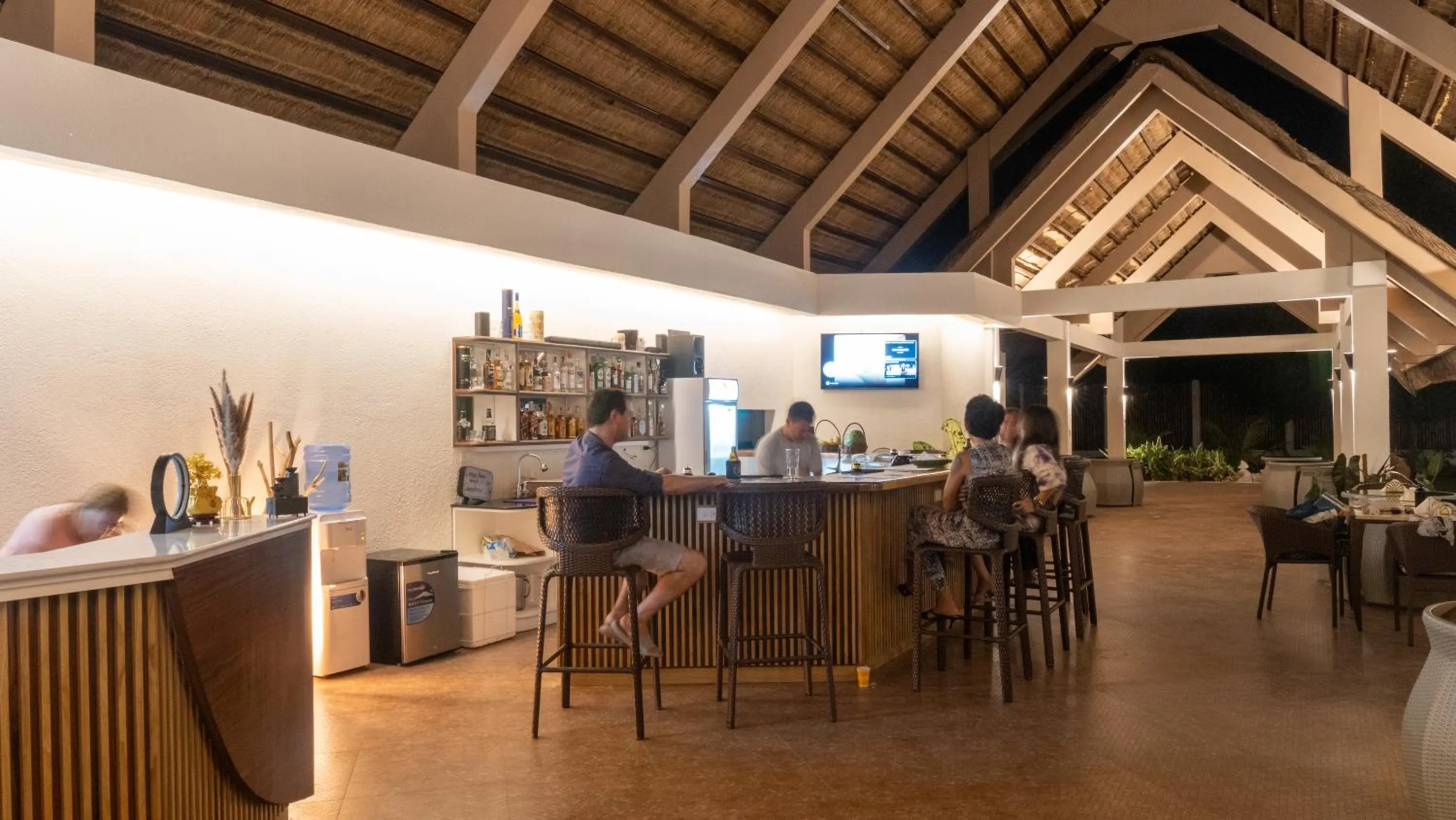 Restaurant/places to eat in The Mayana Resort