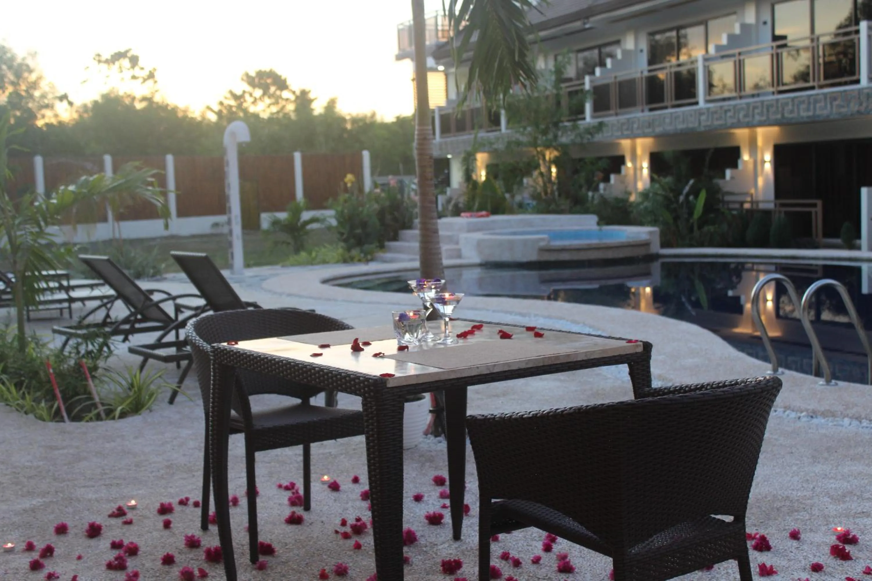 Restaurant/places to eat in The Mayana Resort