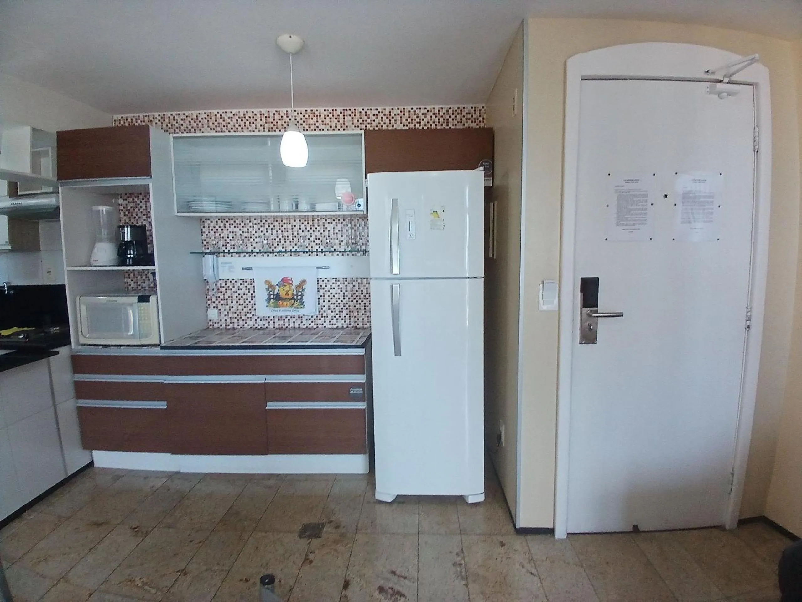 Kitchen or kitchenette in Flat Brasil Tropical Meireles by Escala