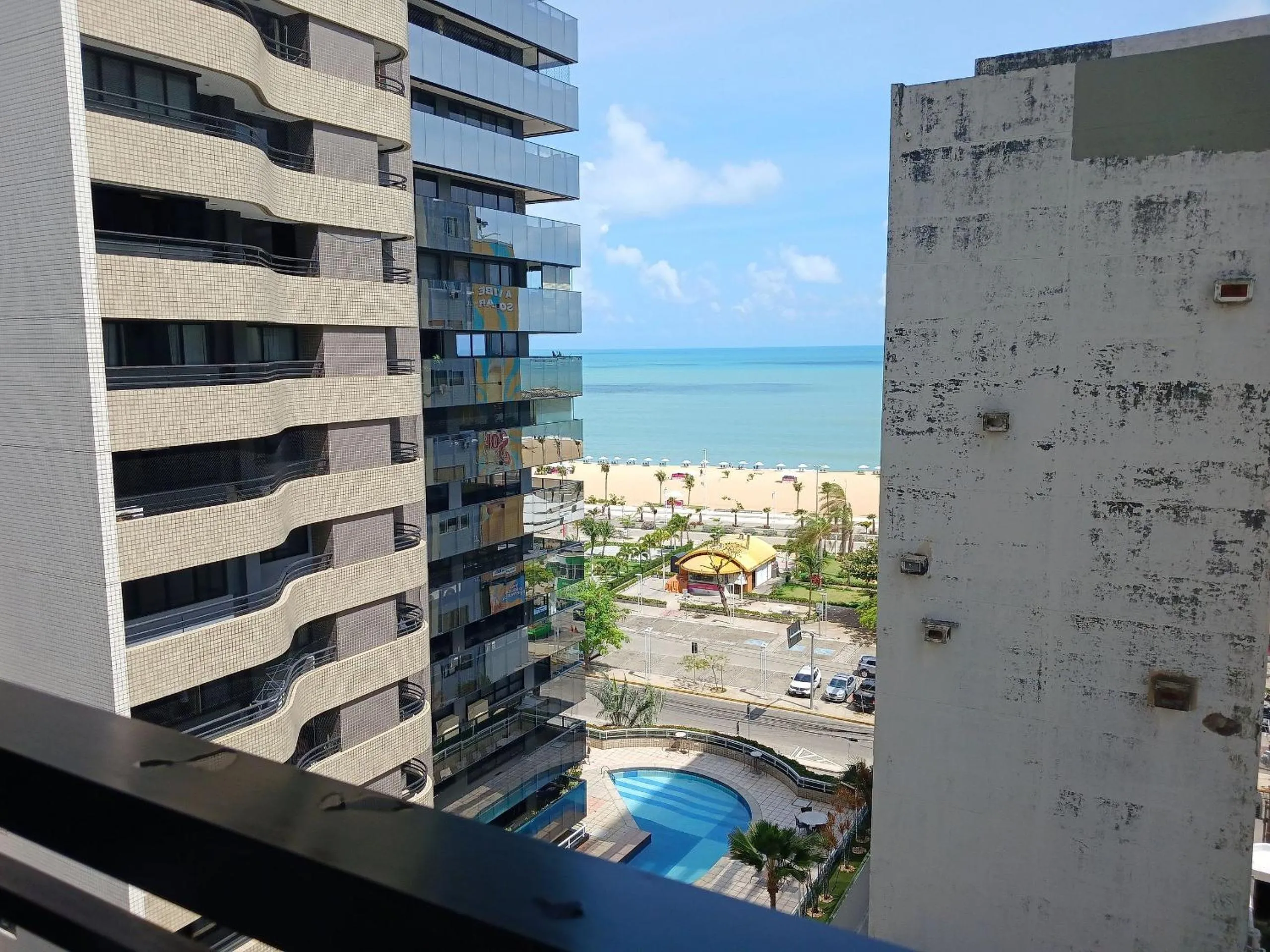 Balcony/Terrace in Flat Brasil Tropical Meireles by Escala