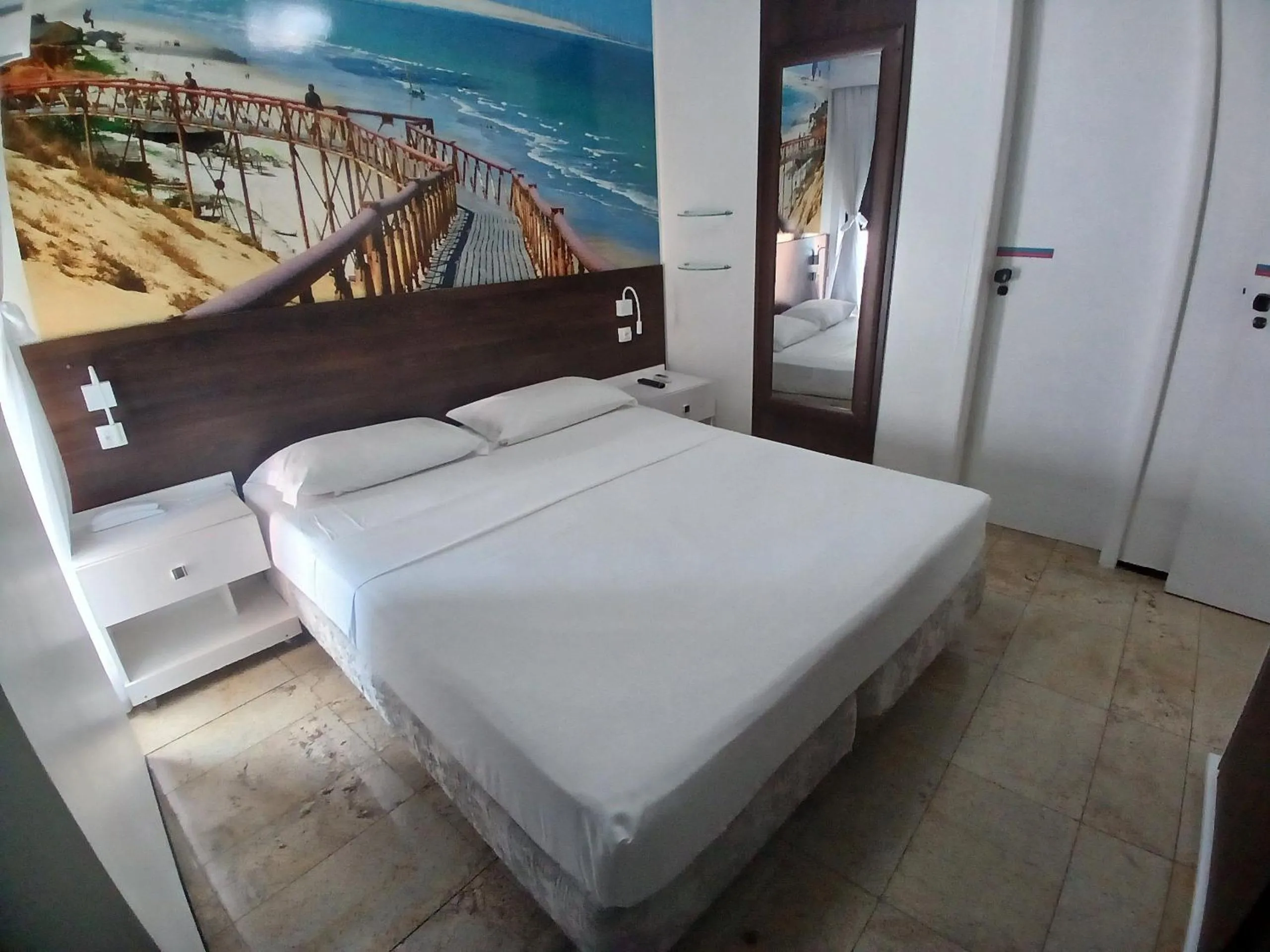 Bedroom, Bed in Flat Brasil Tropical Meireles by Escala