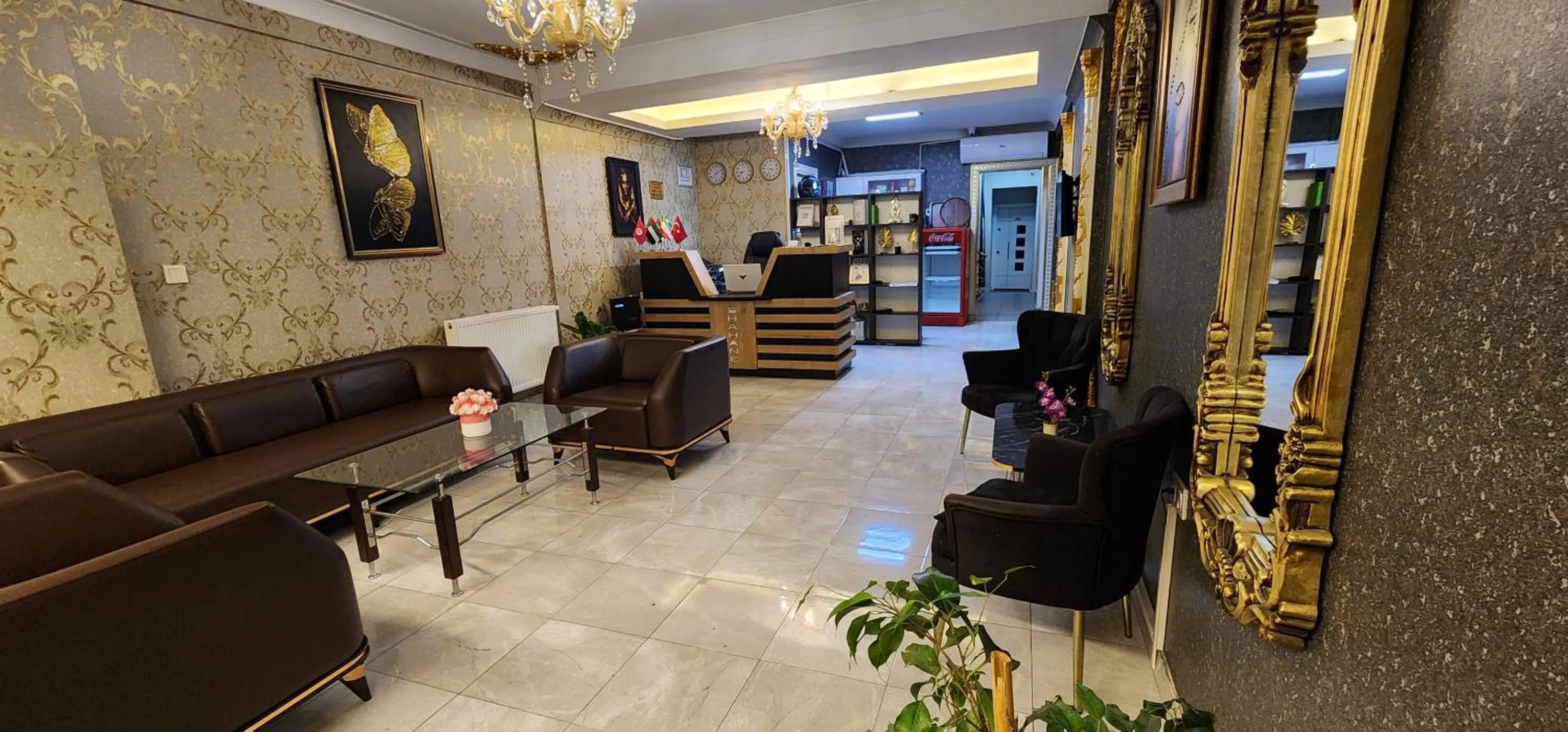 Communal lounge/ TV room in Taksim Royal Residence & Hotel