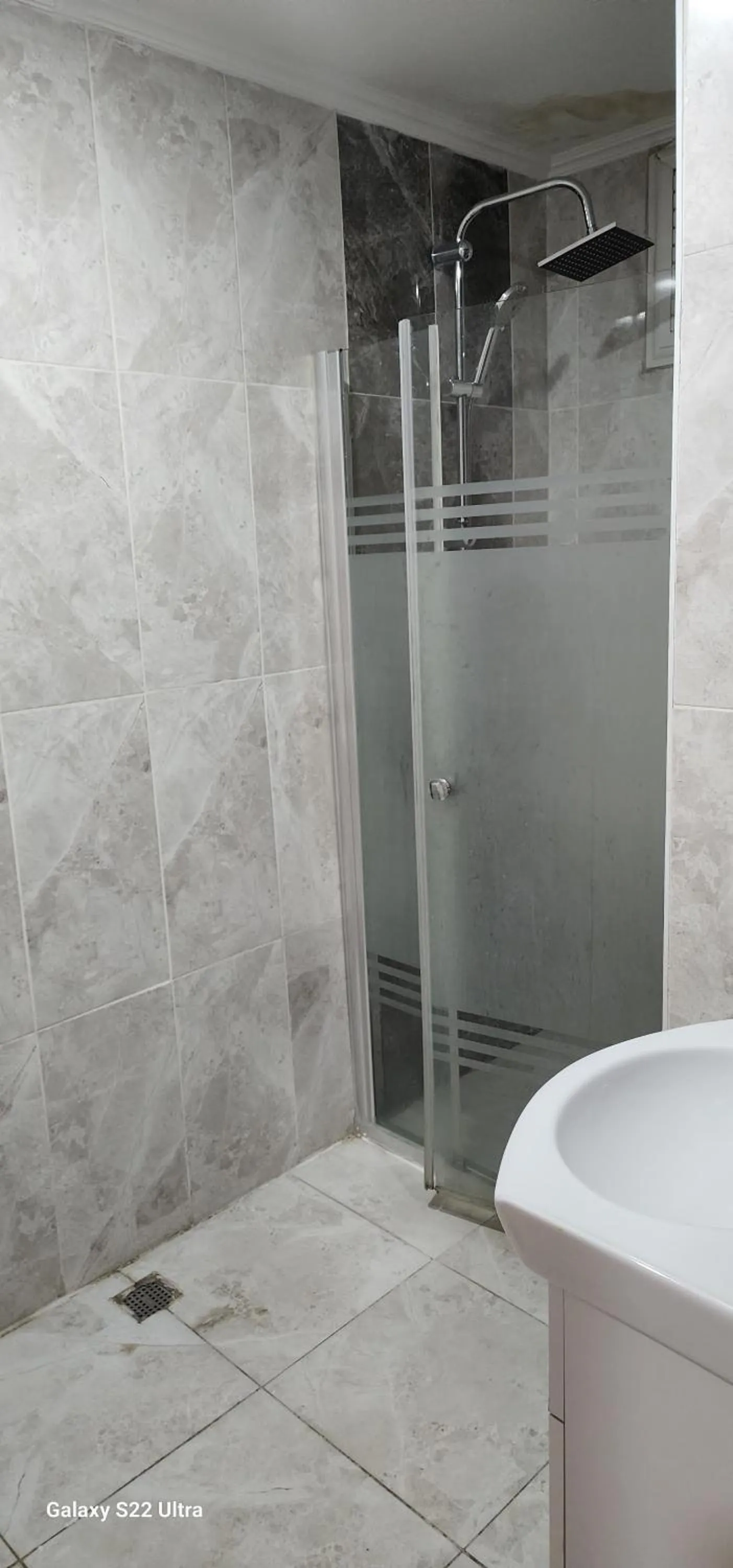 Shower in Taksim Royal Residence & Hotel