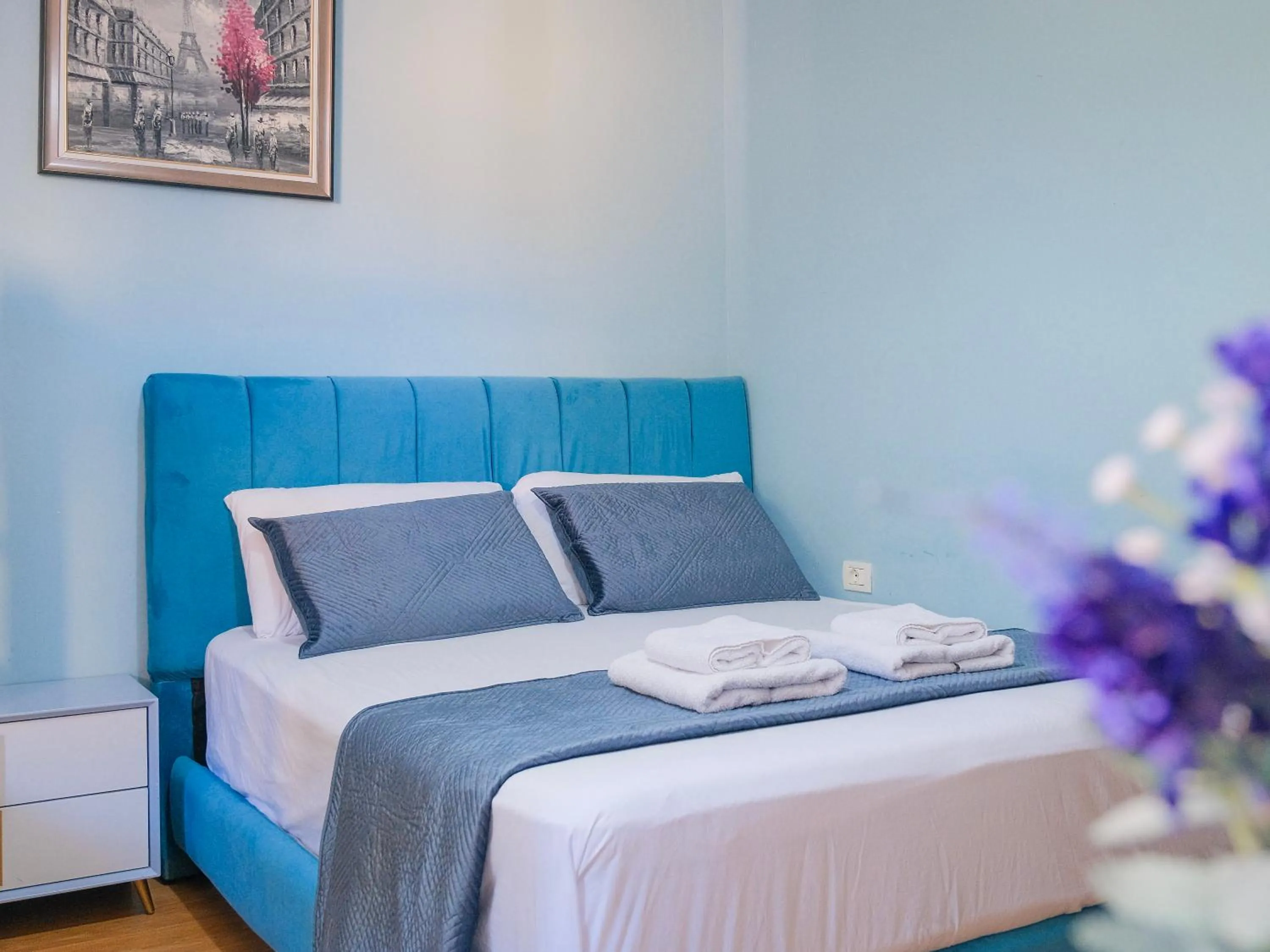 Bed in Hotel Tier Center