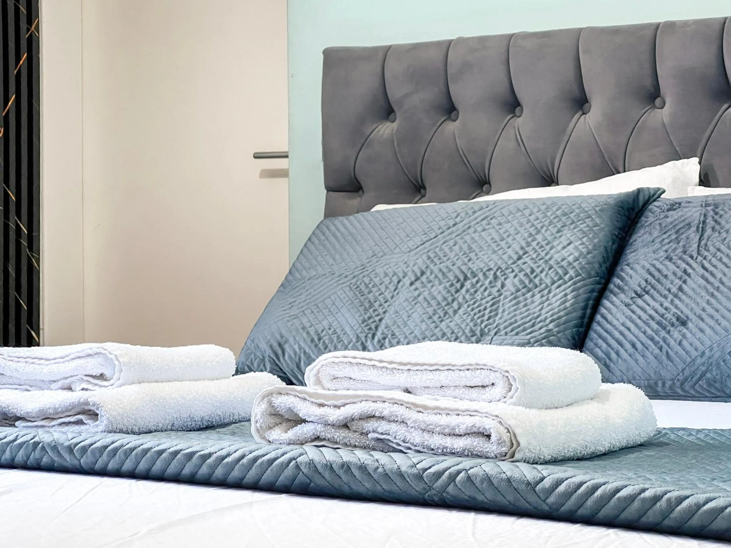 Bed in Hotel Tier Center