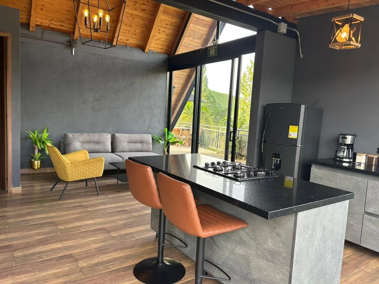 Kitchen or kitchenette in GRETEL CHALETS SUIZO