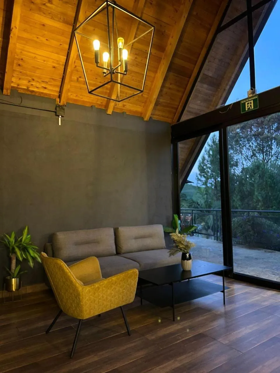 Day in GRETEL CHALETS SUIZO