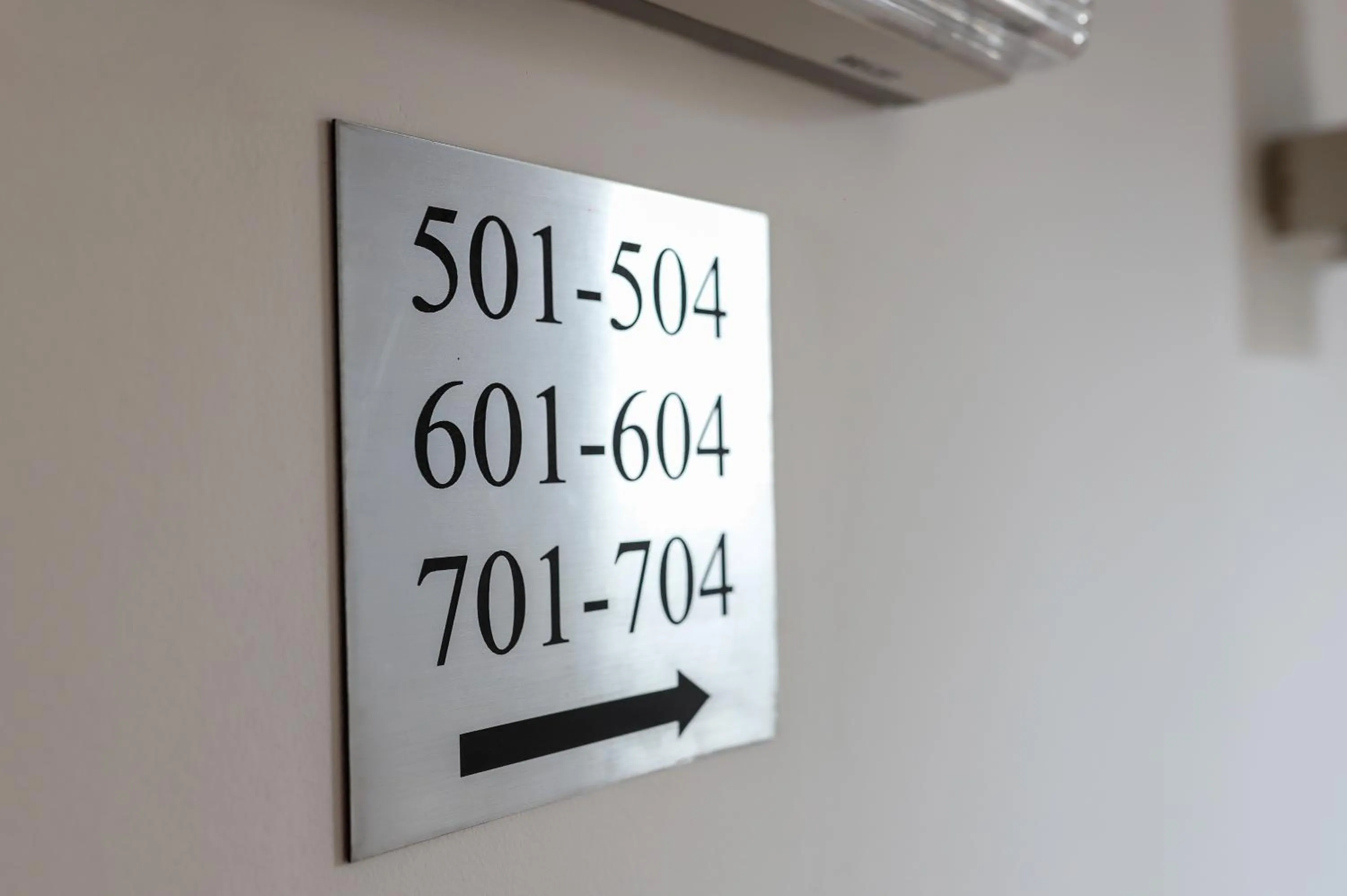 Text overlay in Hotel Hayat