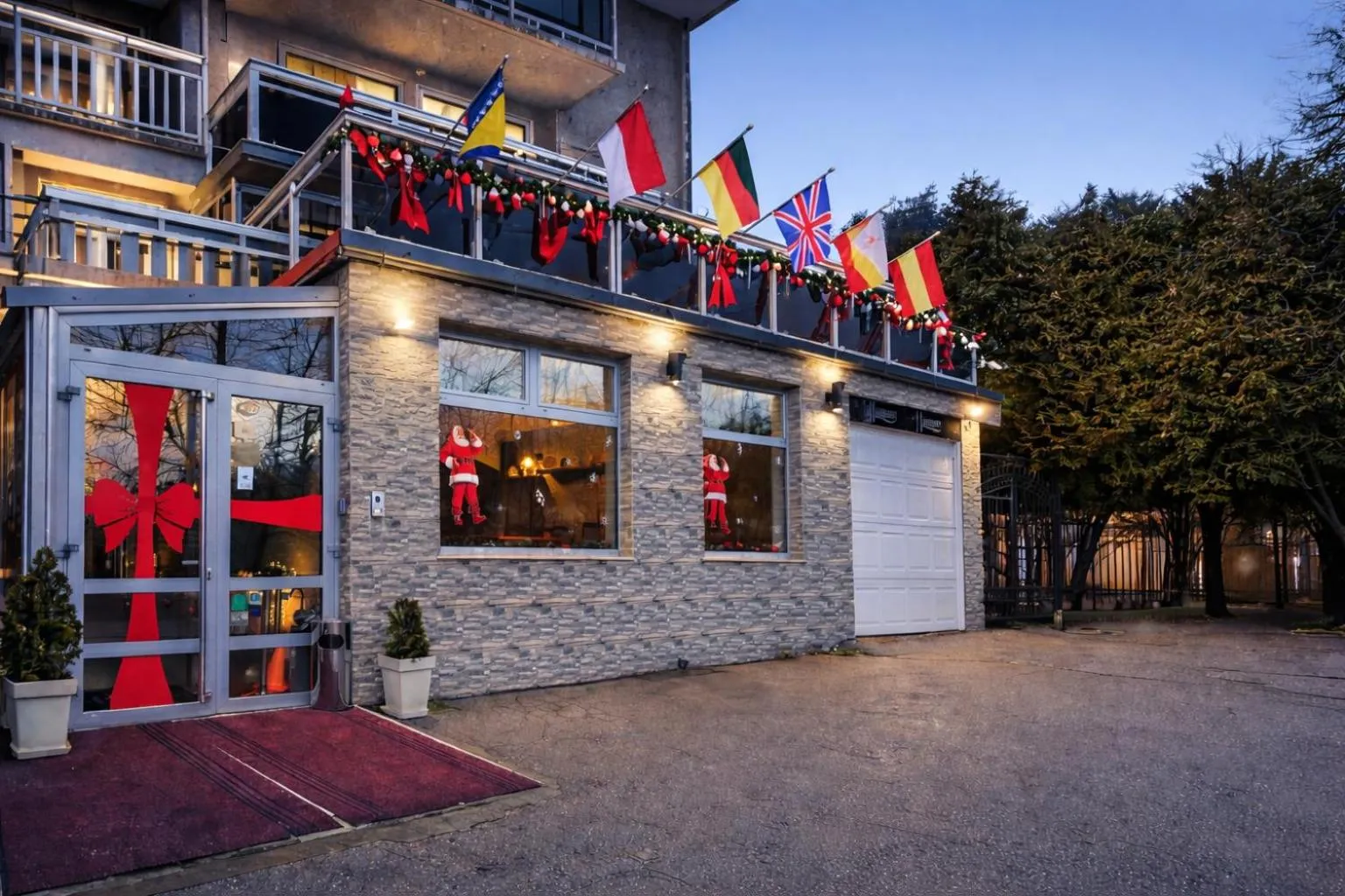 Property building in Hotel Villa Harmony - Free Parking