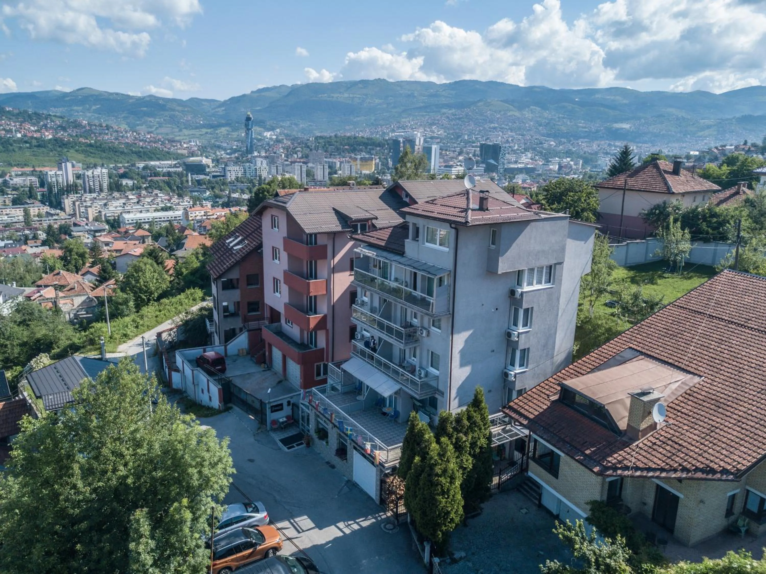 Facade/entrance in Hotel Villa Harmony - Free Parking