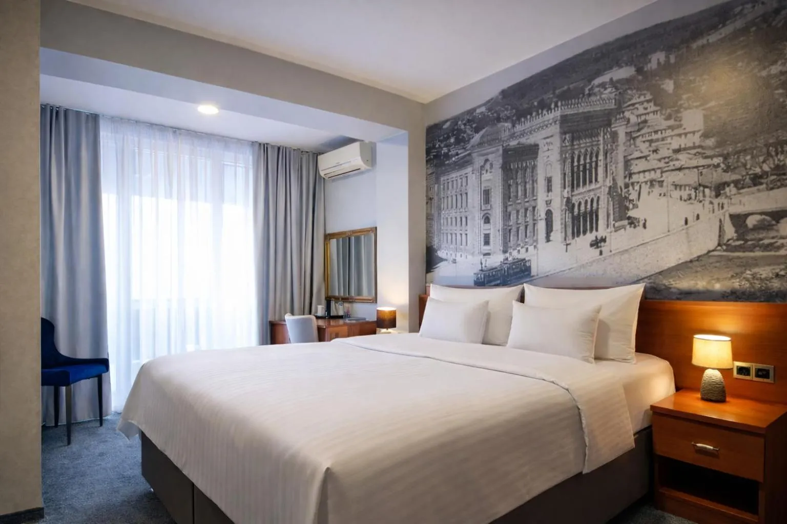 Bed in Hotel Villa Harmony - Free Parking