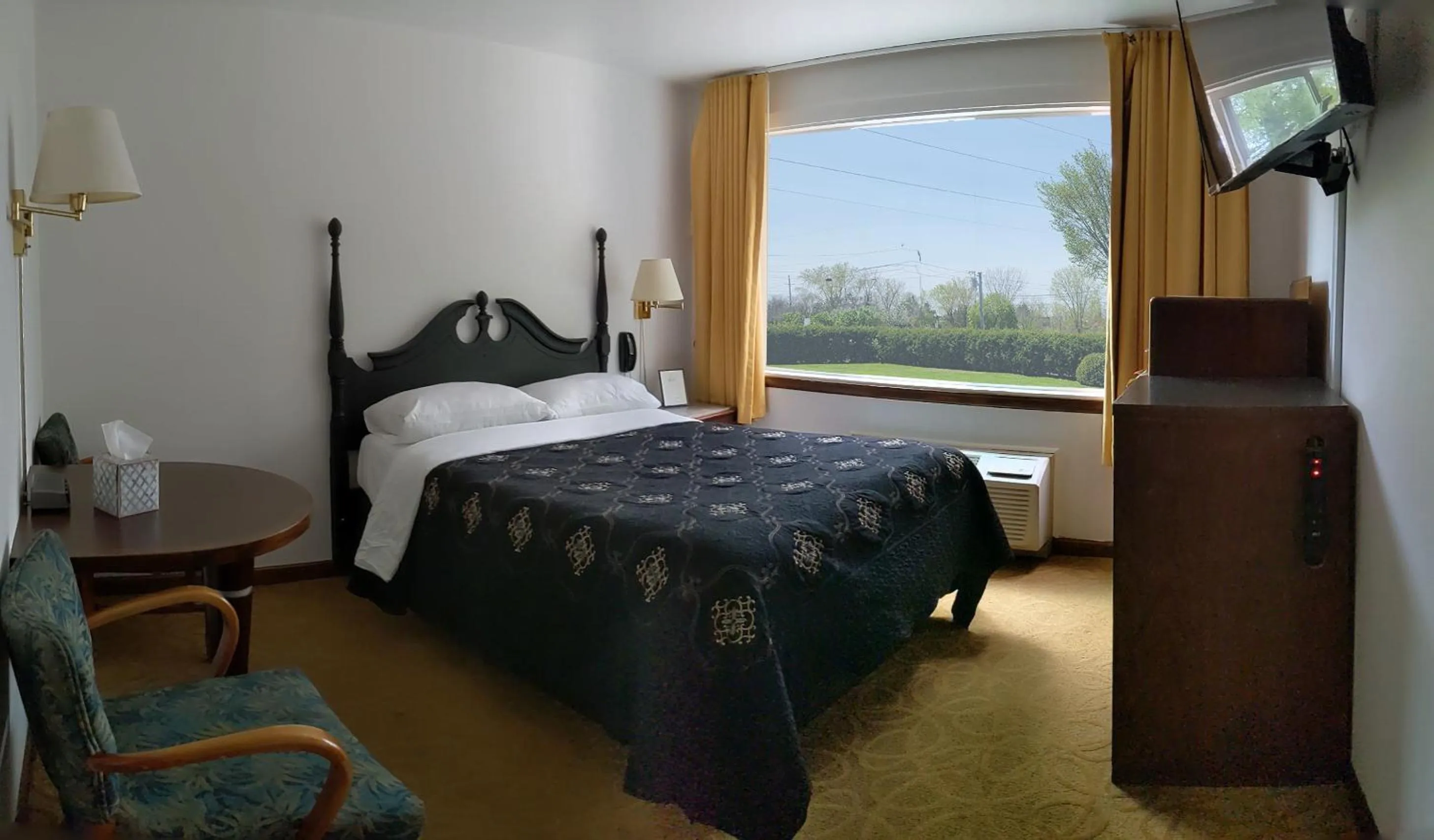 Bed in South Side Inn - Burlington