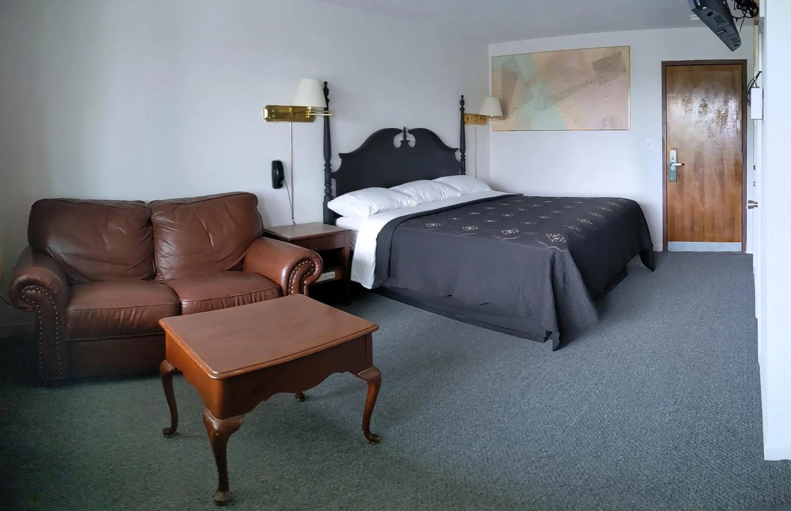 Bed in South Side Inn - Burlington