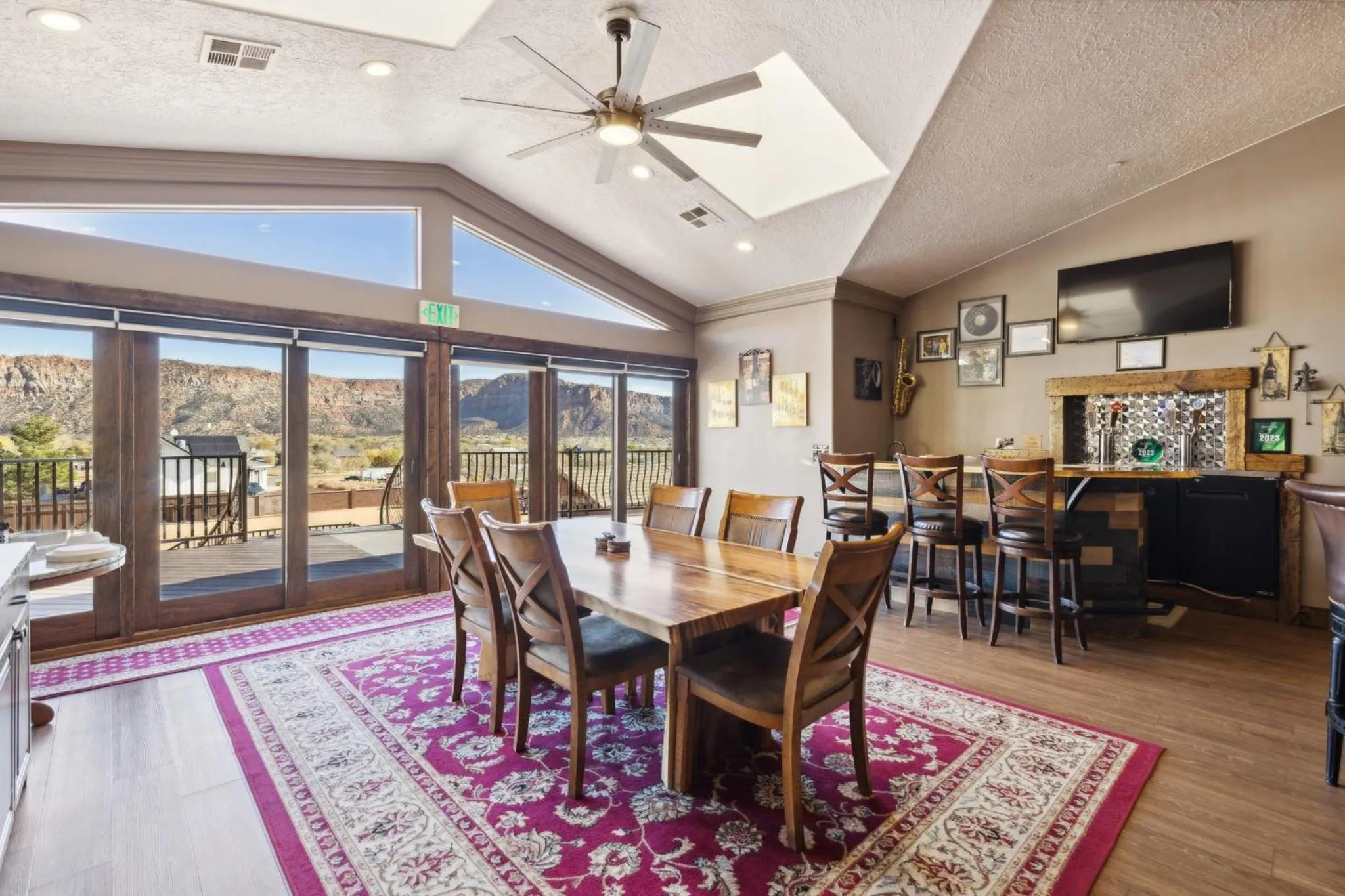 Restaurant/places to eat in Zion Cliff Lodge