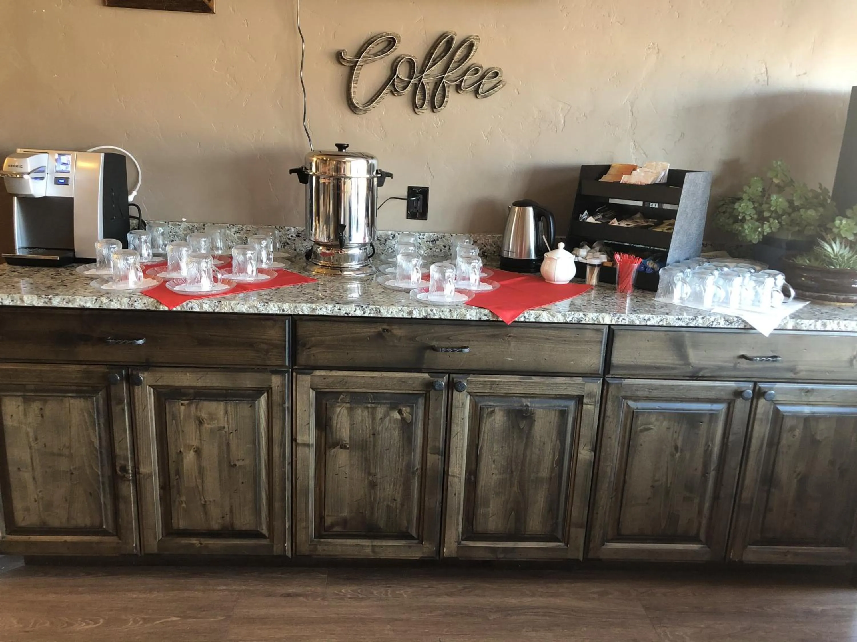 Coffee/tea facilities in Zion Cliff Lodge