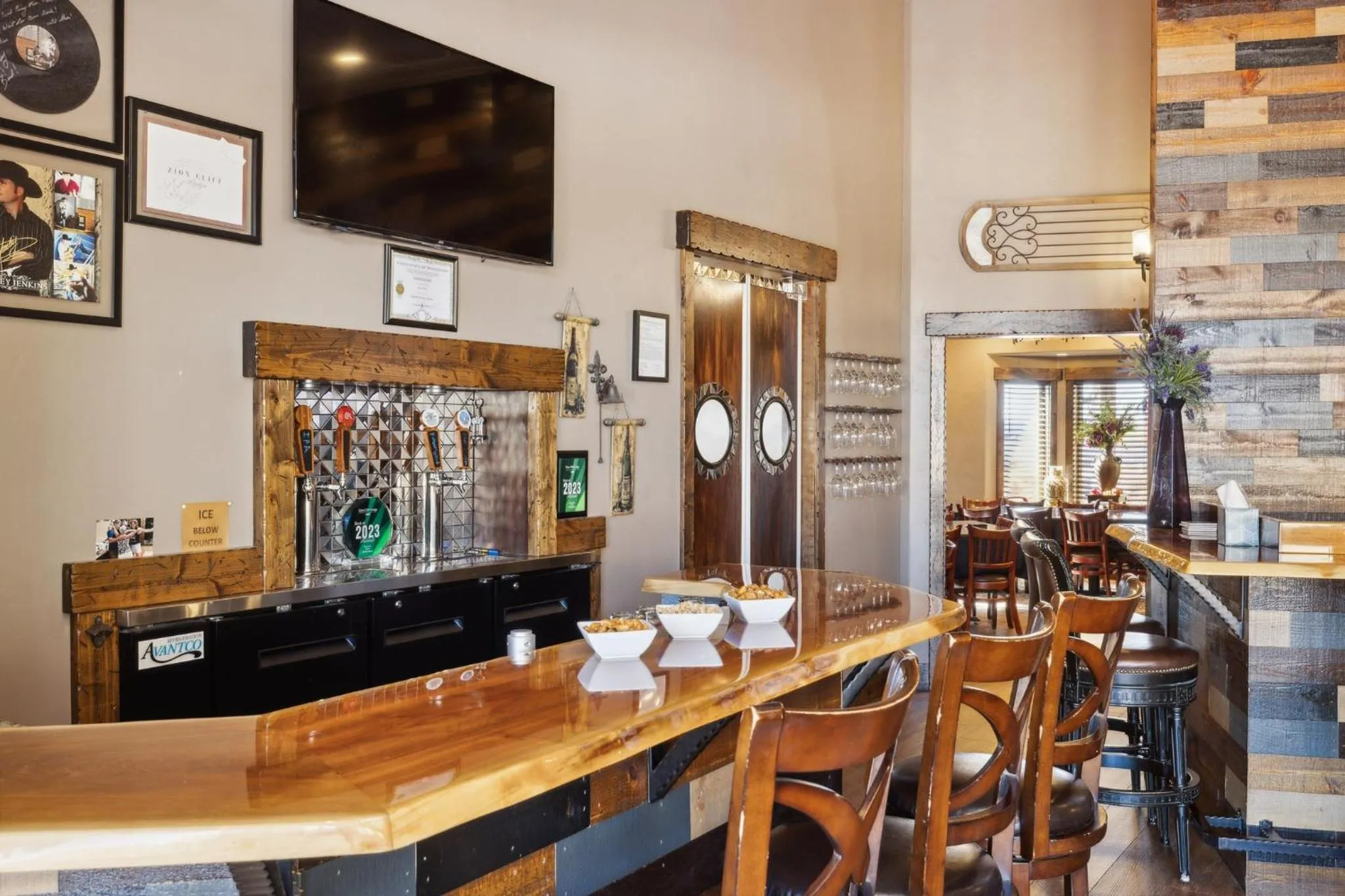 Food and drinks in Zion Cliff Lodge