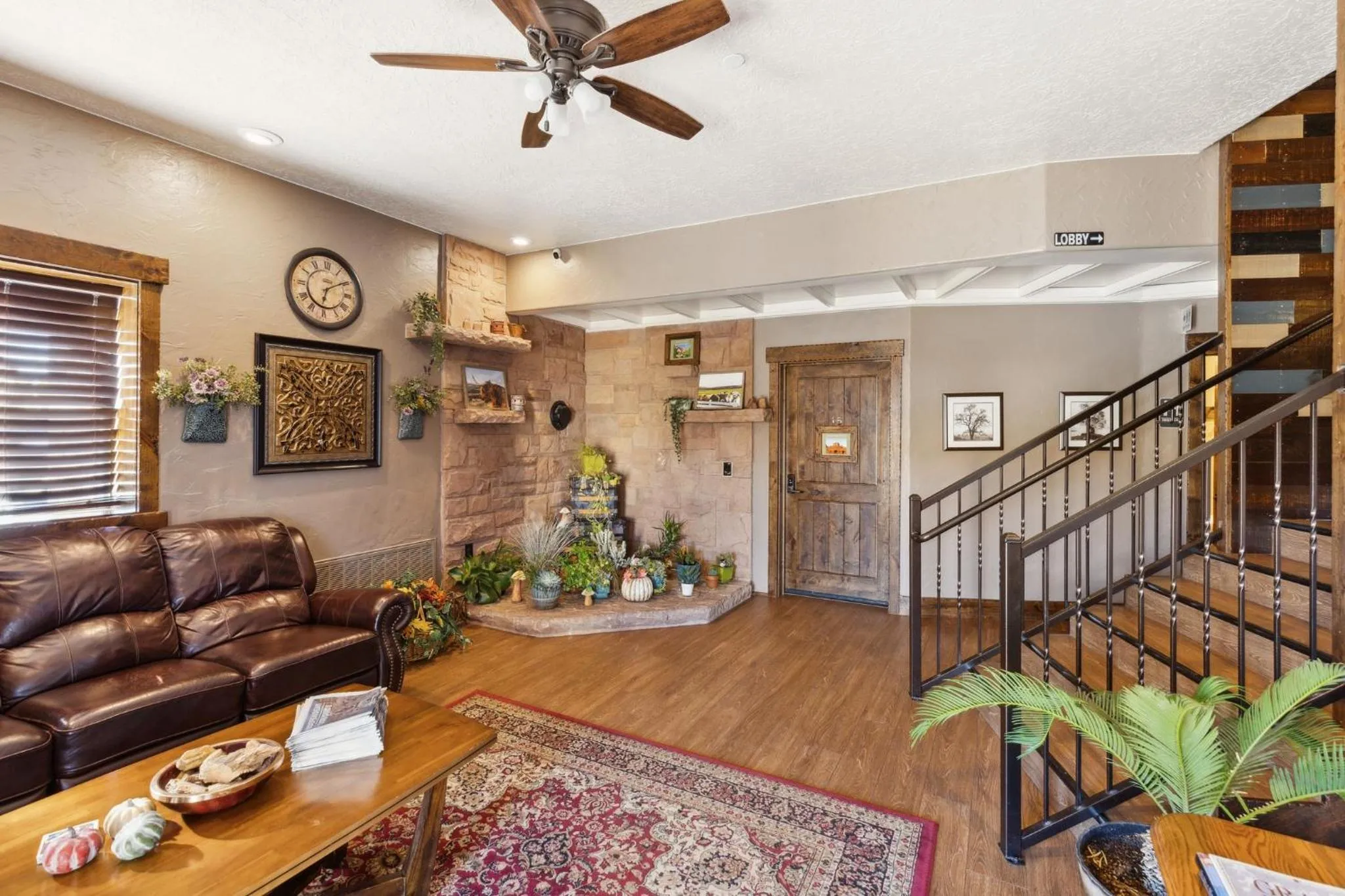 Seating area in Zion Cliff Lodge