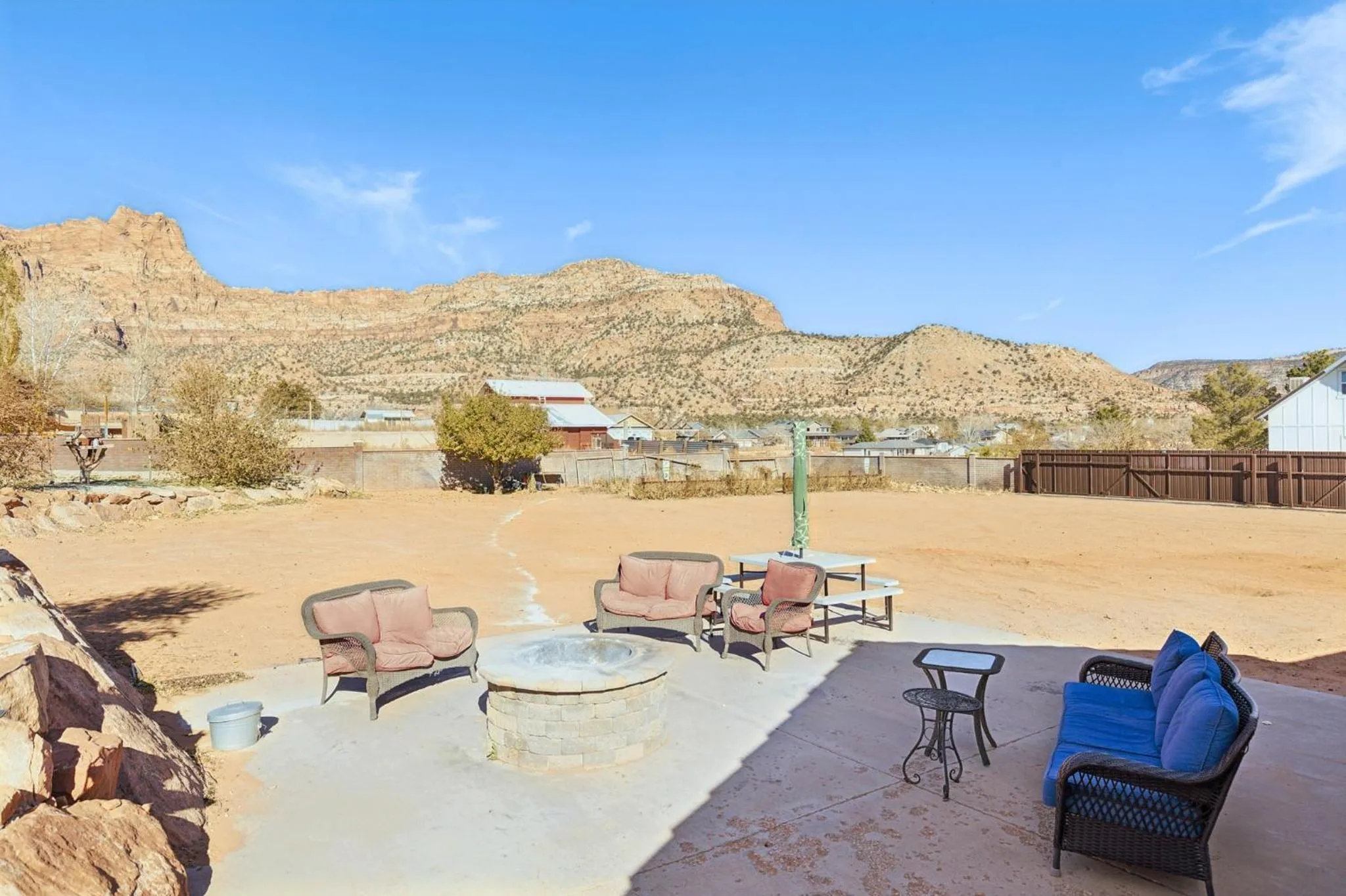 Seating area in Zion Cliff Lodge