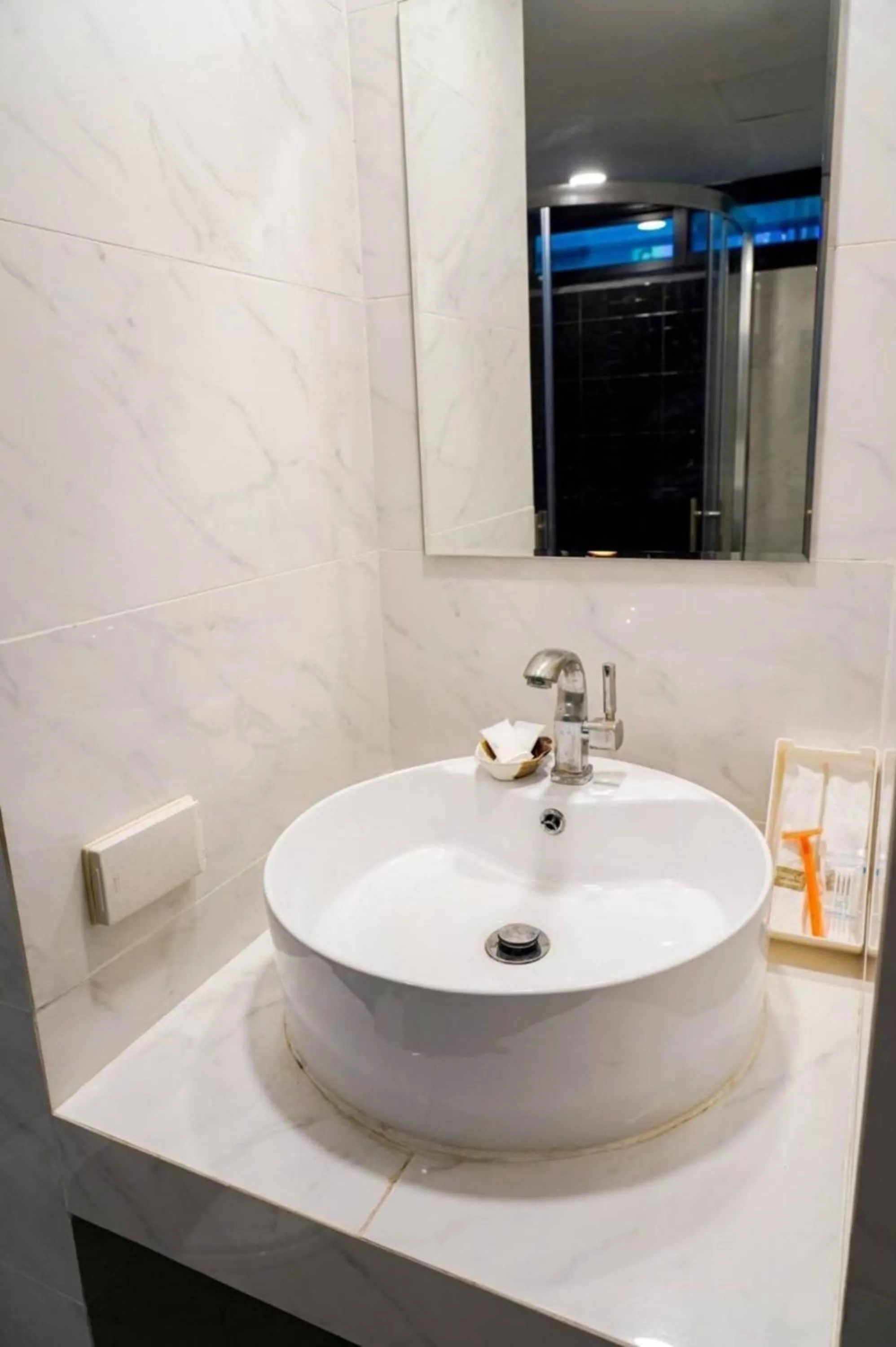 Bathroom in BnB98 Silom Hotel