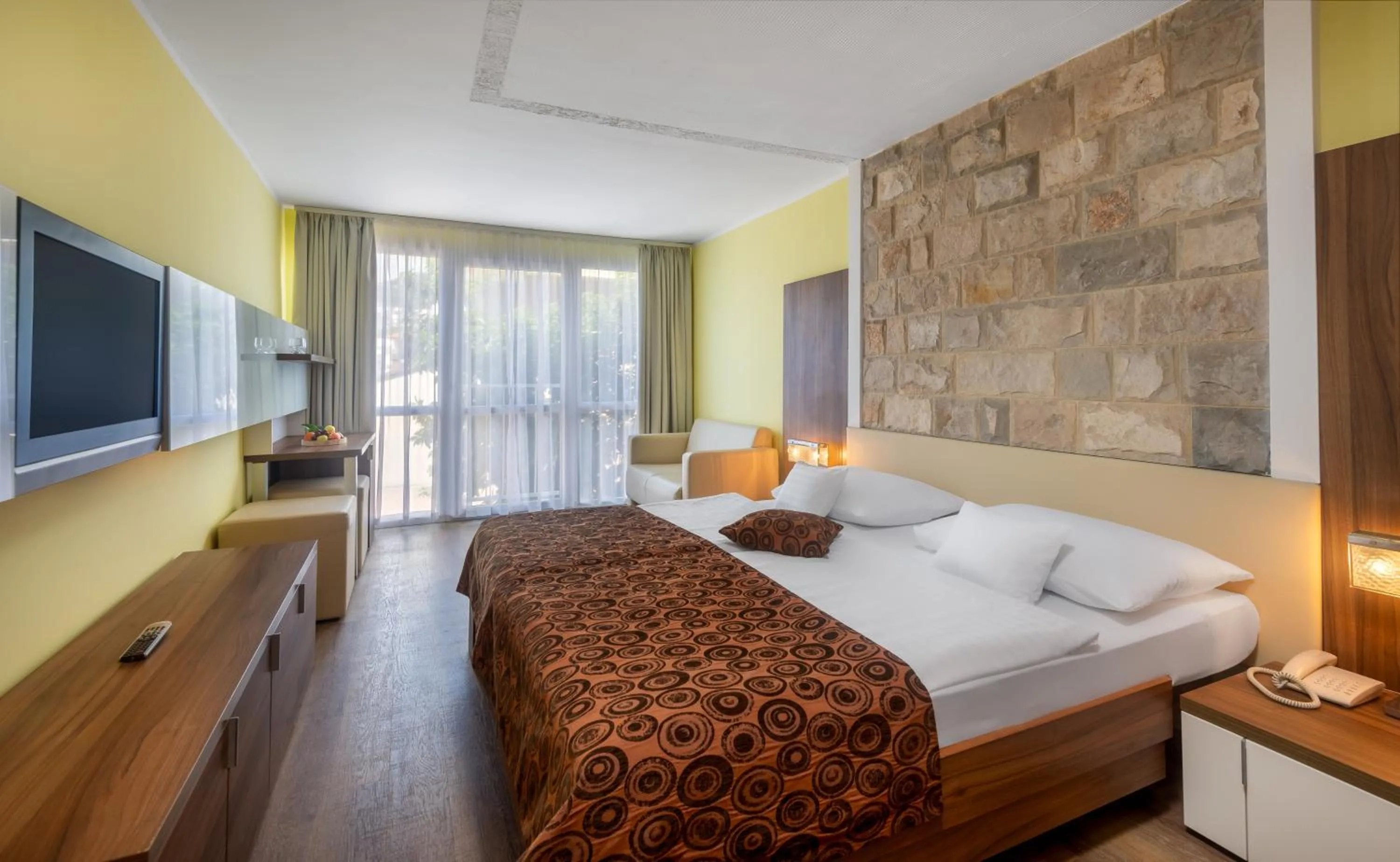 Bedroom, Bed in Hunguest Hotel Sun Resort