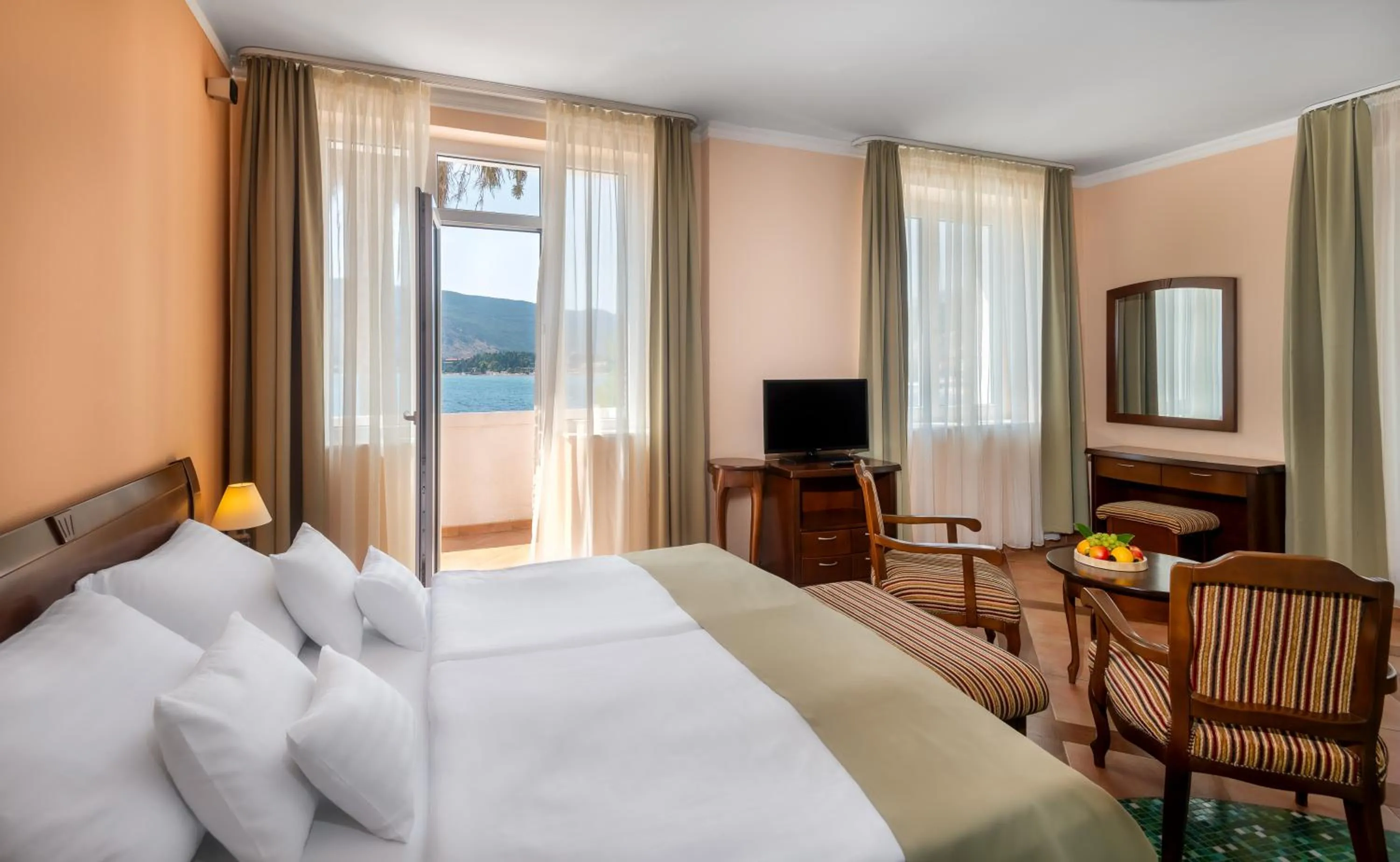 Bedroom, Bed in Hunguest Hotel Sun Resort