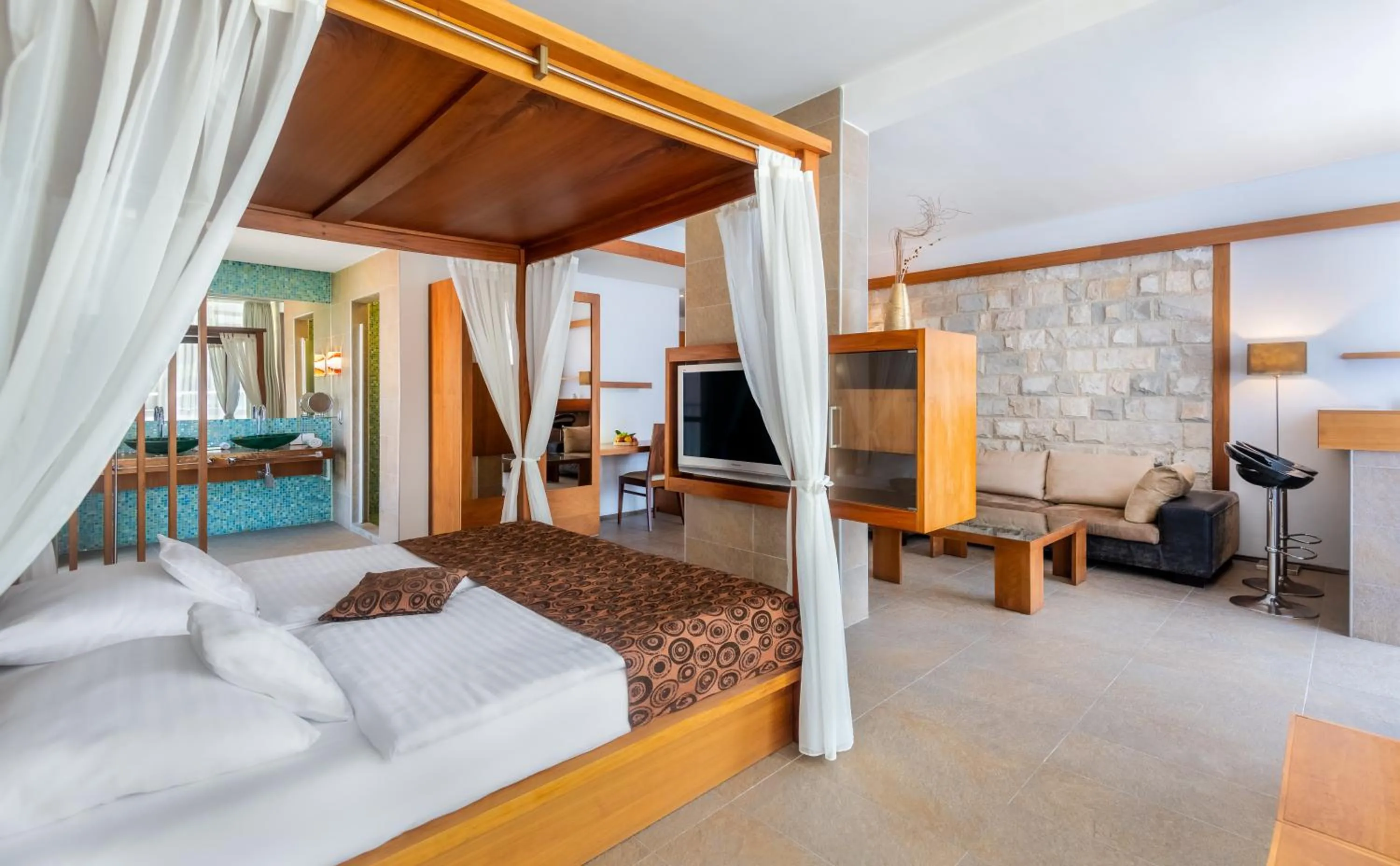 Seating area, Bed in Hunguest Hotel Sun Resort