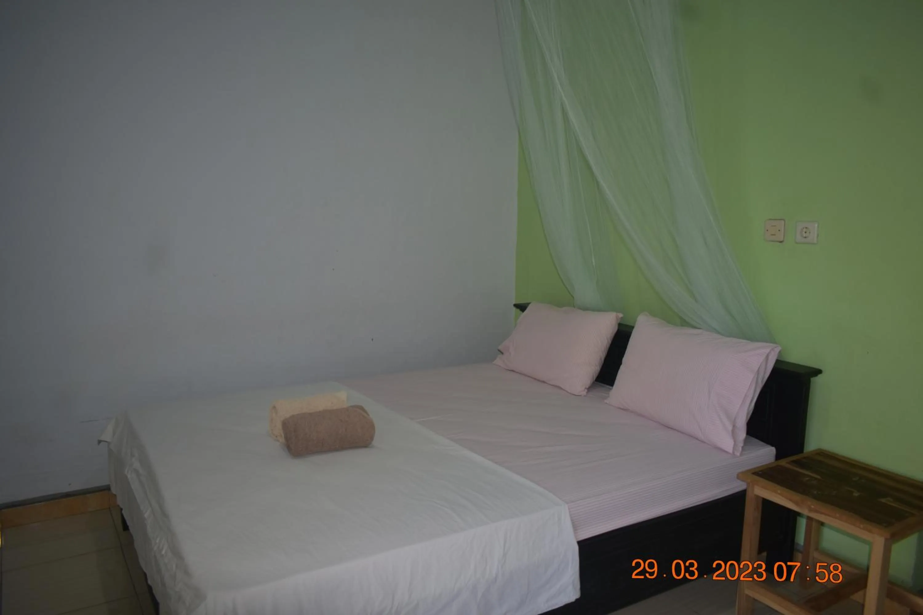 Bed in Del Mar Home Stay