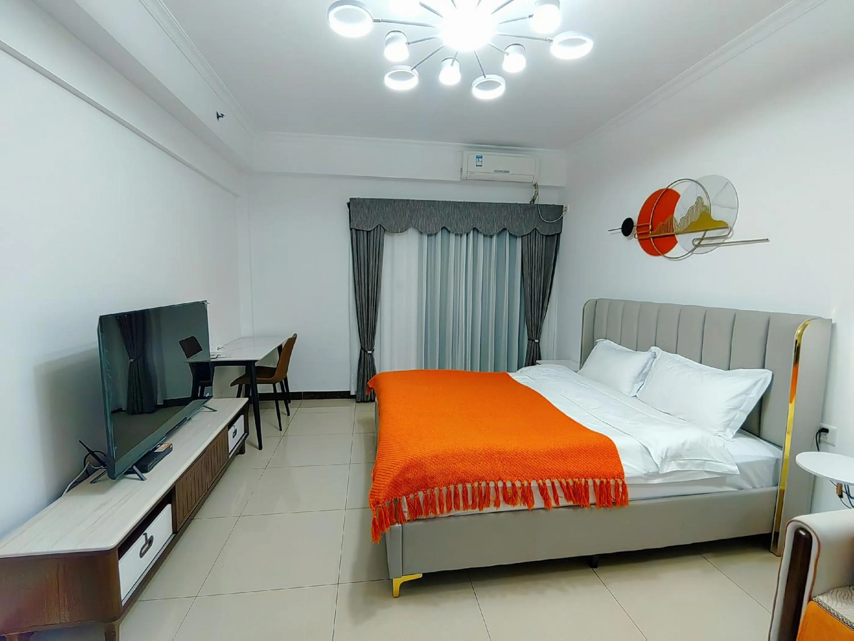 Guangzhou Lijing Aparthotel Pazhou Exhibition Center - Next to Exit D of Wanshengwei MTR Station